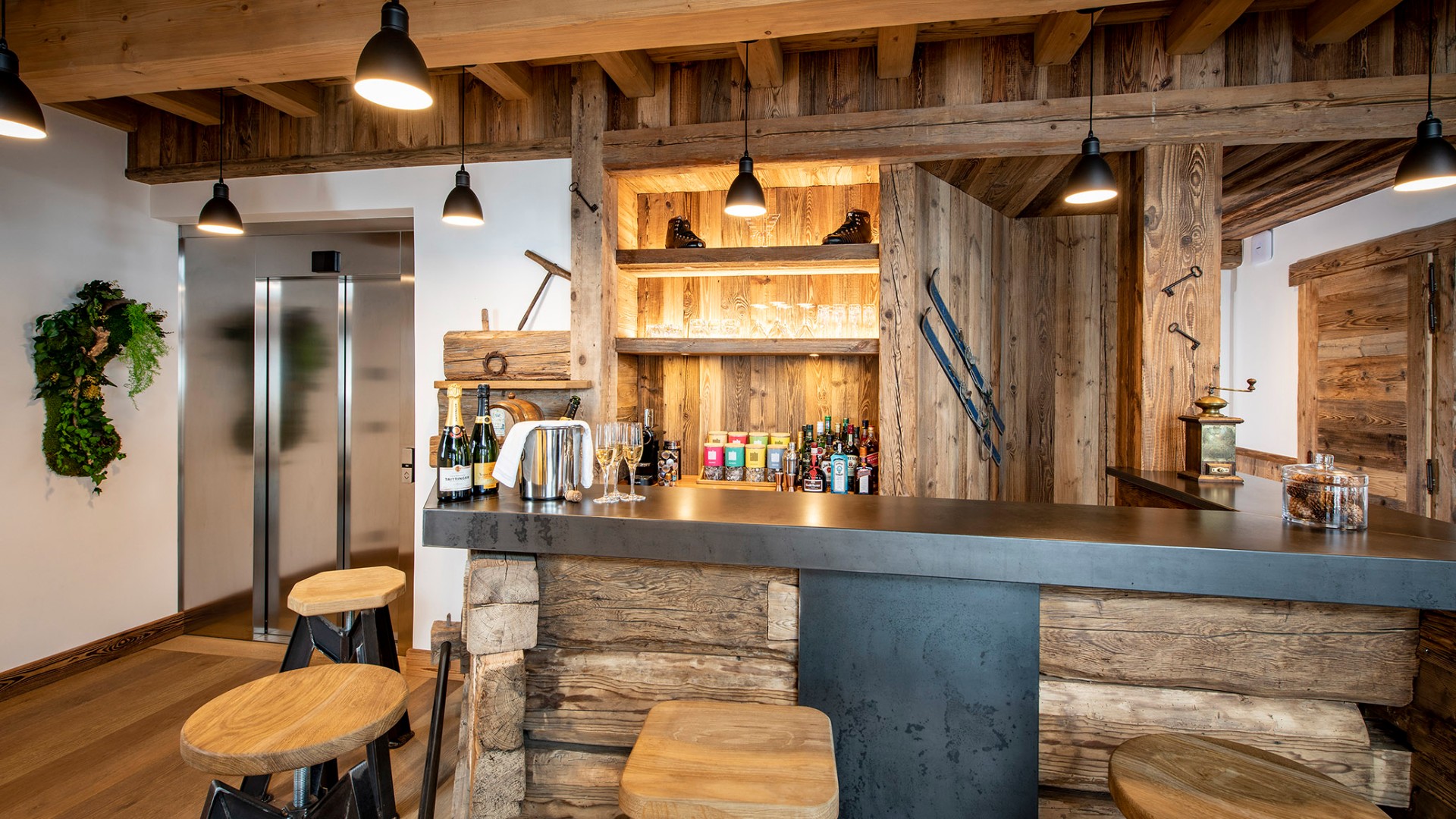 luxury-ski-chalet-val-disere-machapuchare-oxford-ski-company (4).jpg