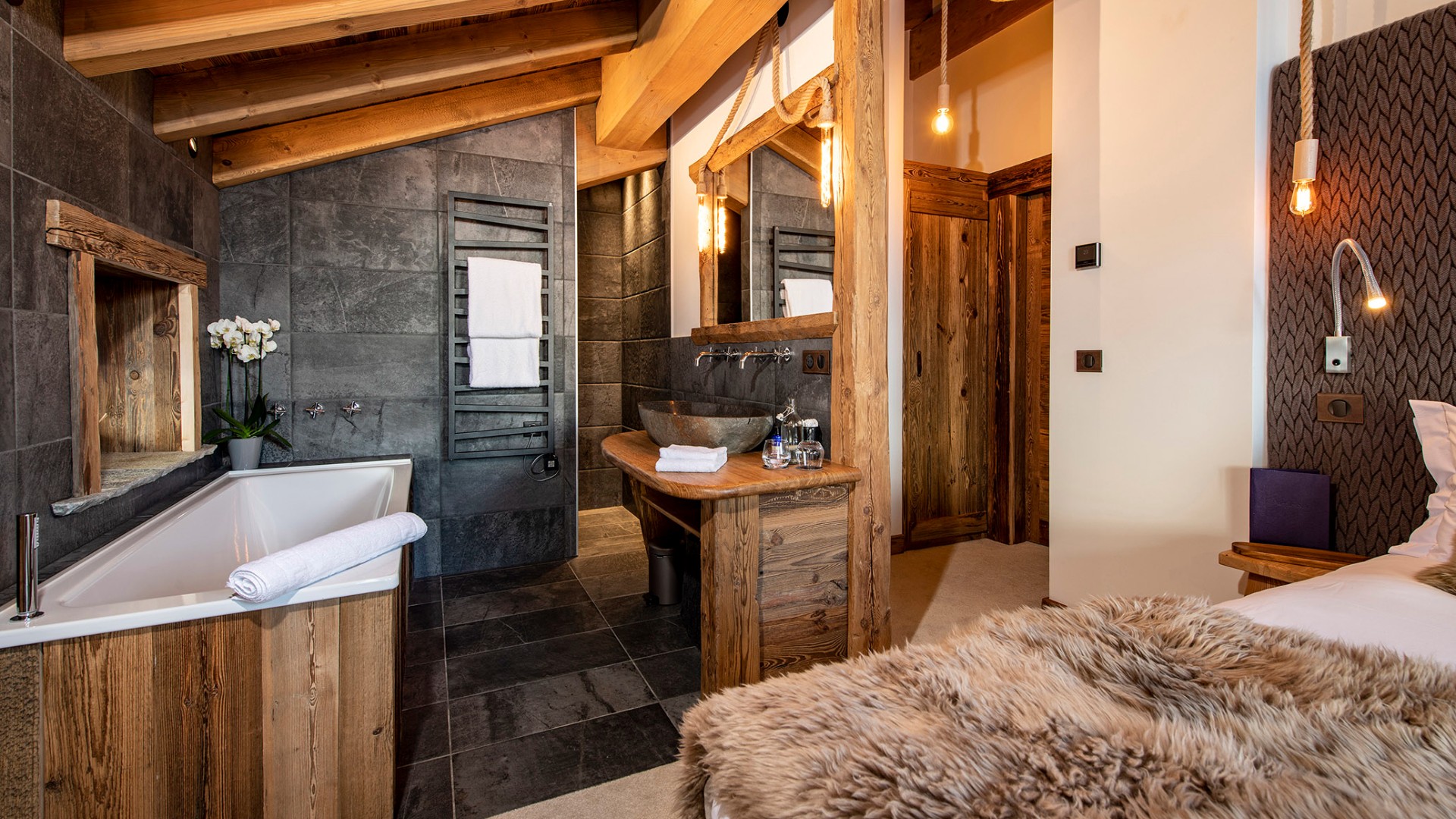 luxury-ski-chalet-val-disere-machapuchare-oxford-ski-company (13).jpg