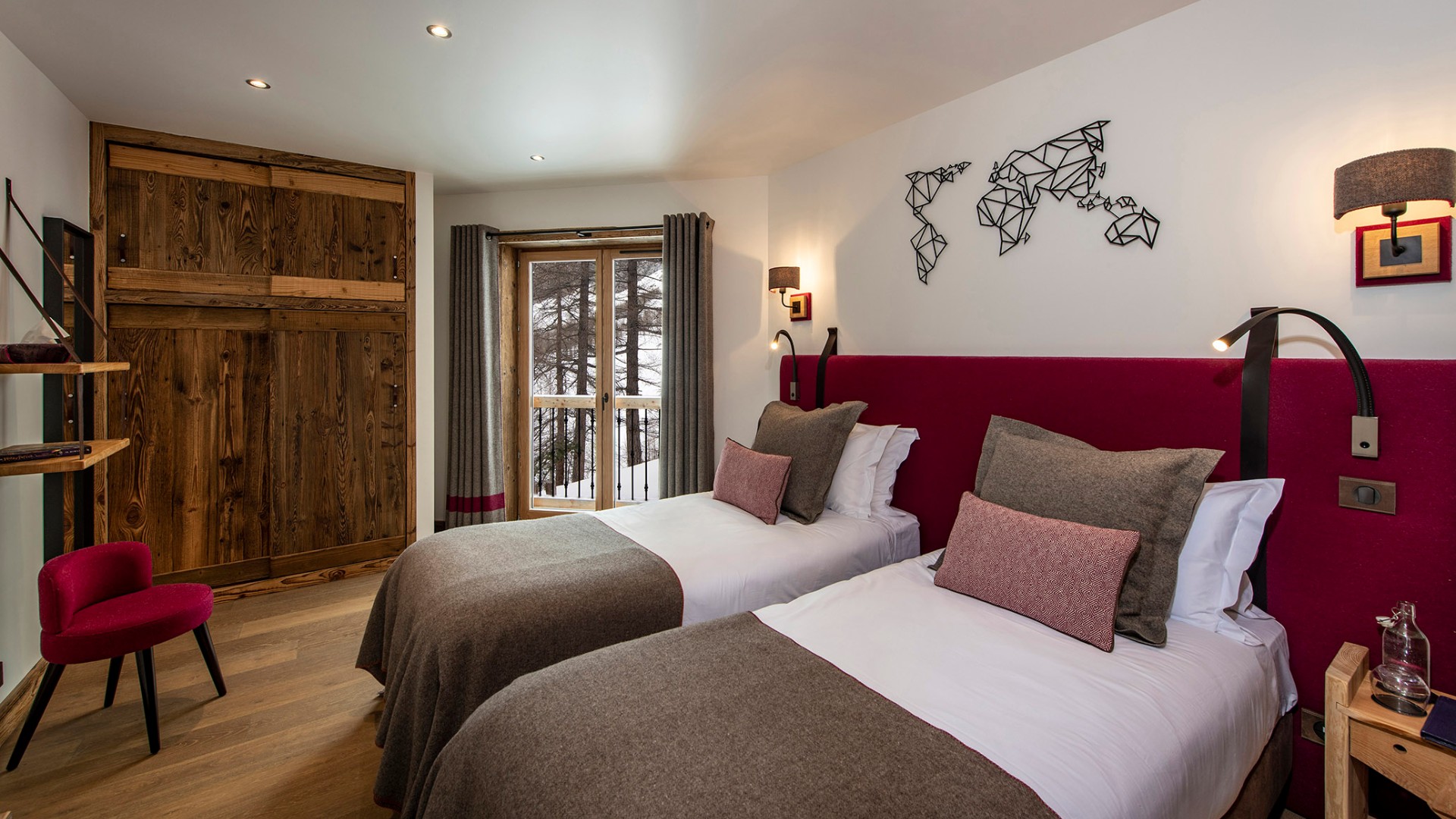 luxury-ski-chalet-val-disere-machapuchare-oxford-ski-company (15).jpg