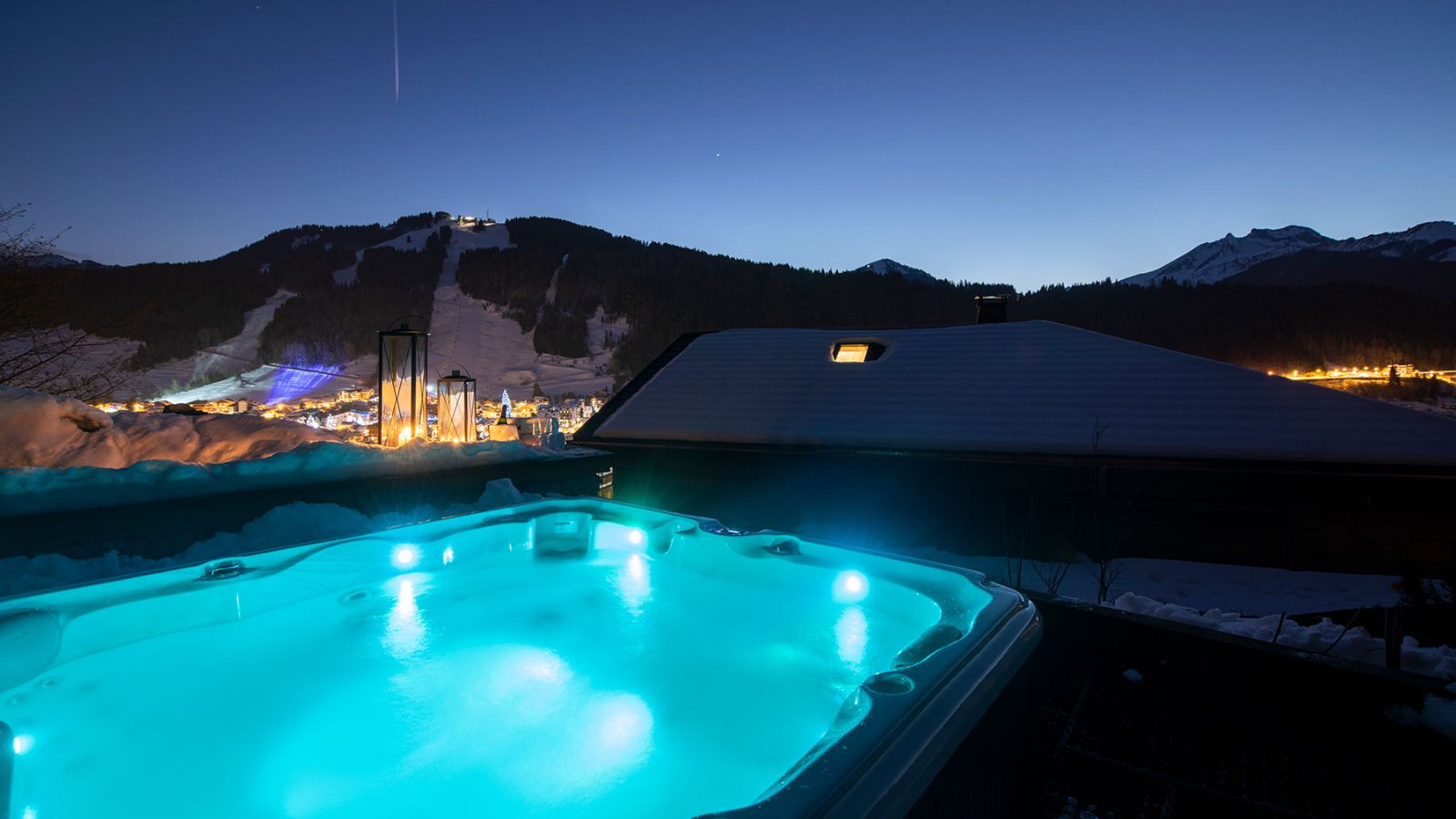 Luxury-ski-chalet-Morzine-goldilocks-oxford-ski-hot tub.jpg