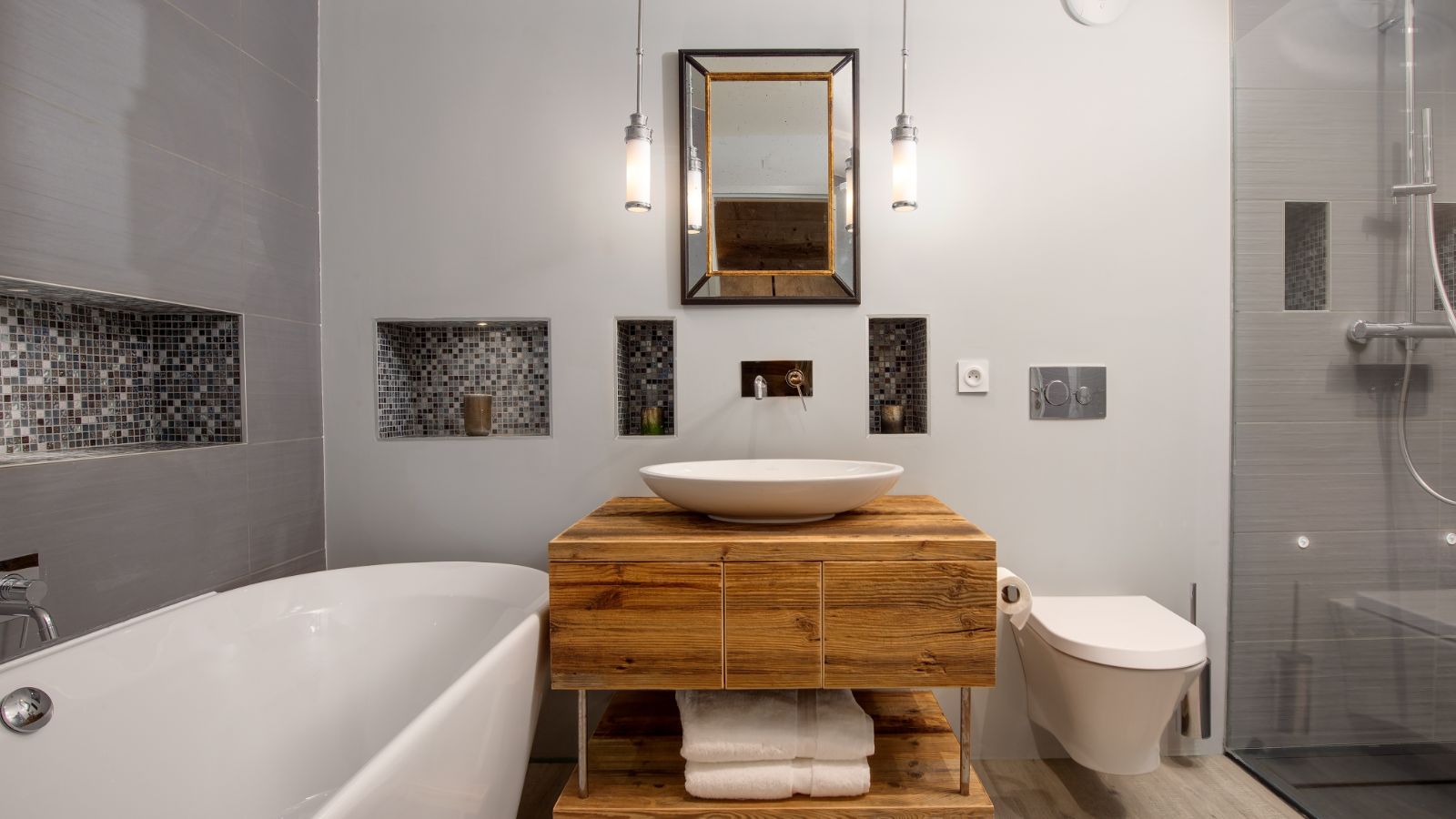 Luxury-ski-chalet-chatel-21@theview-oxford-ski-bathroom.jpg