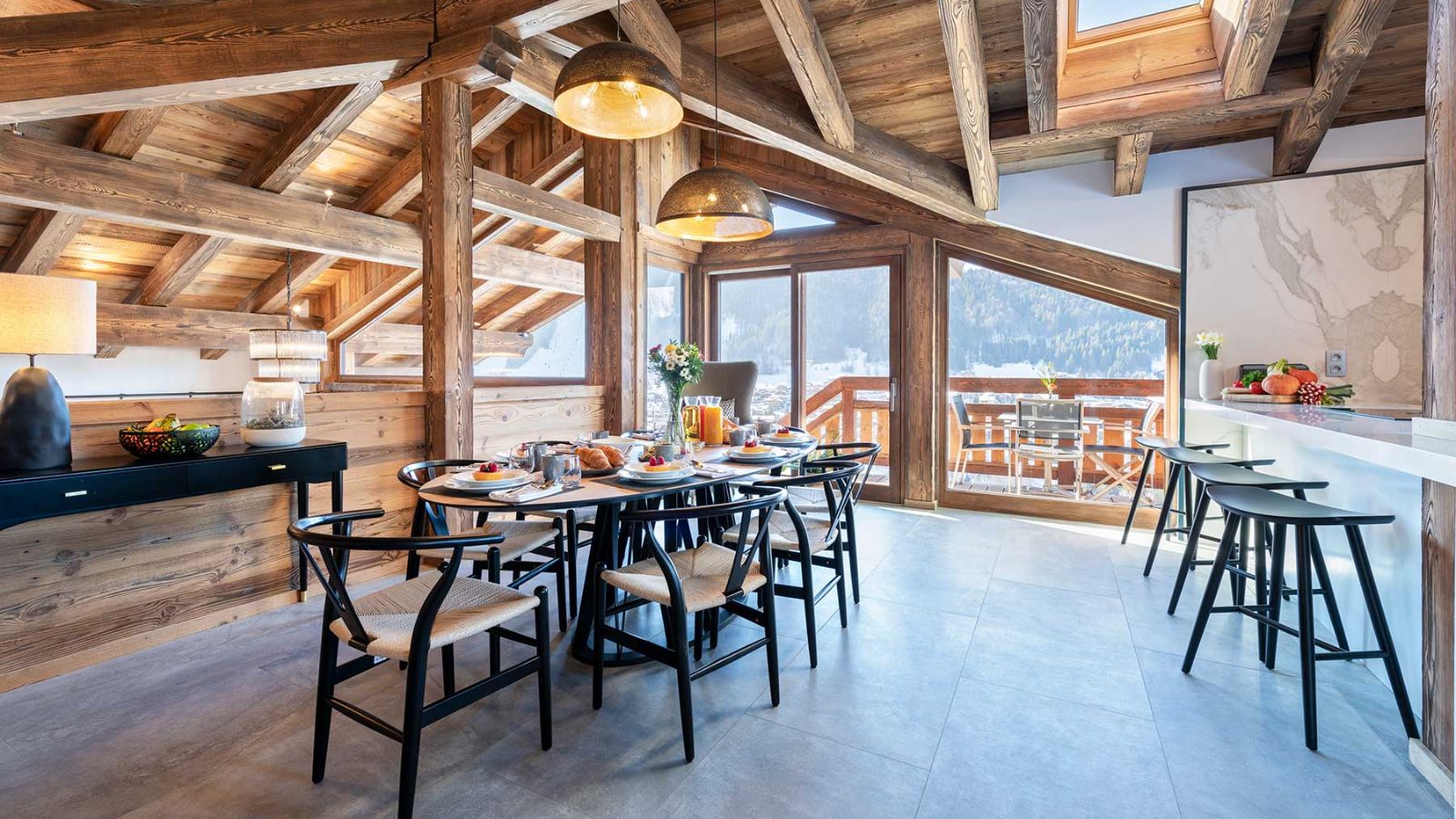 Luxury-Ski-Chalet-Morzine-Three-Bears-Oxford-Ski-Dining.jpg