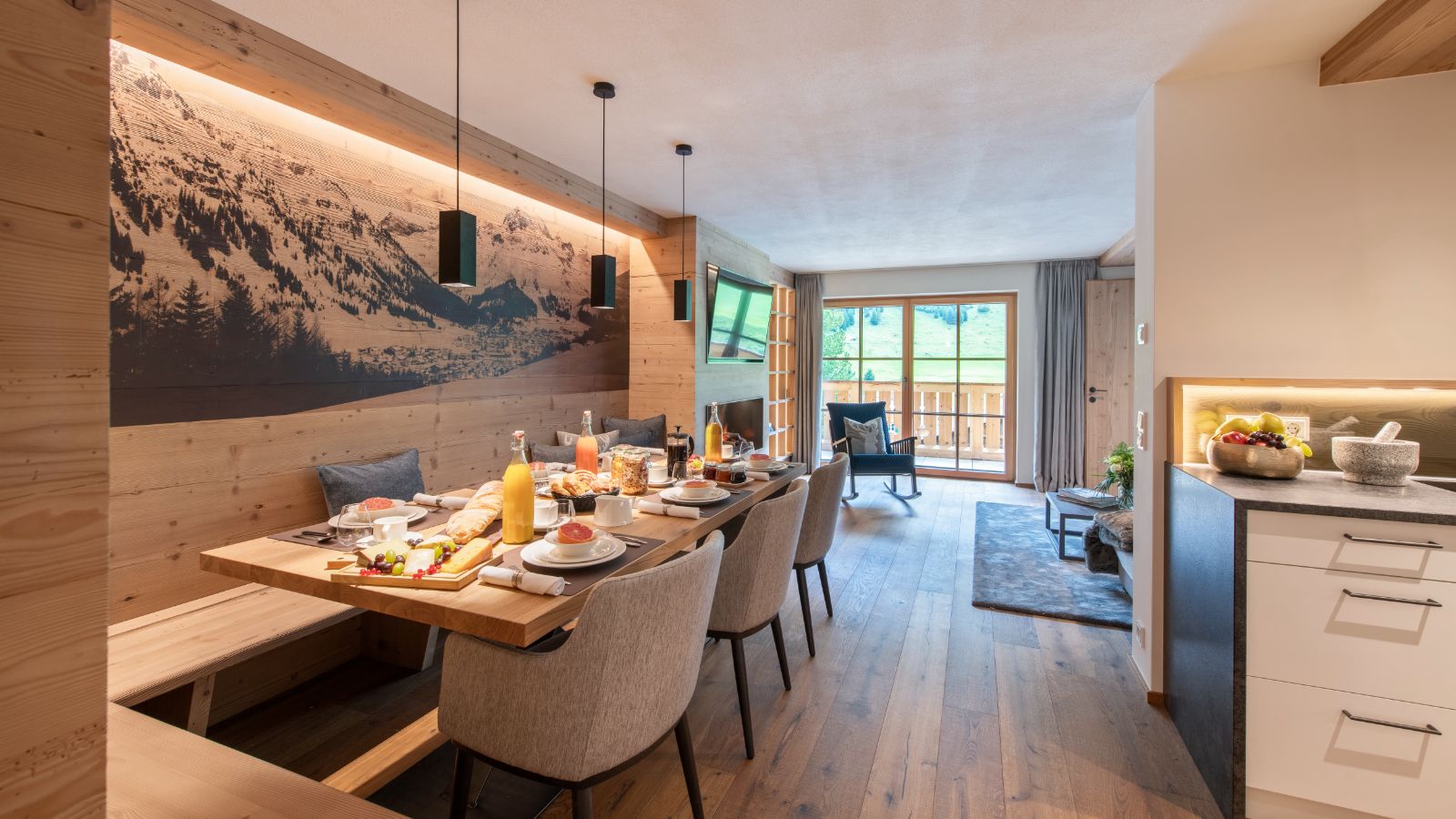 Luxury-ski-apartment-Lech-Brunnenhof5-oxford-ski-Dining.jpg