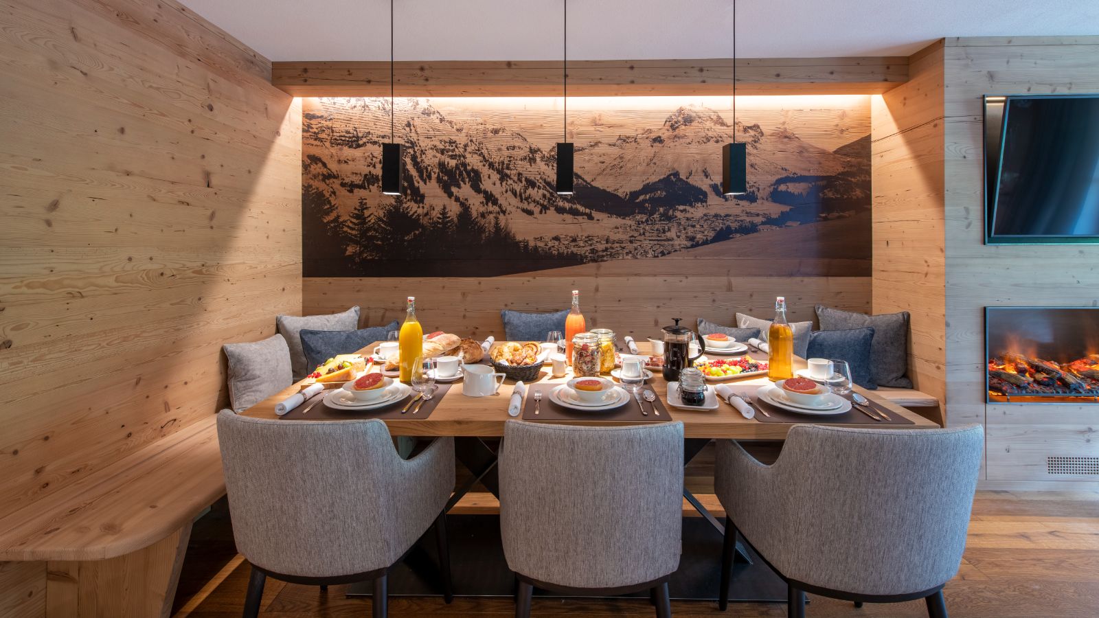 Luxury-ski-apartment-Lech-Brunnenhof5-oxford-ski-Dining2.jpg