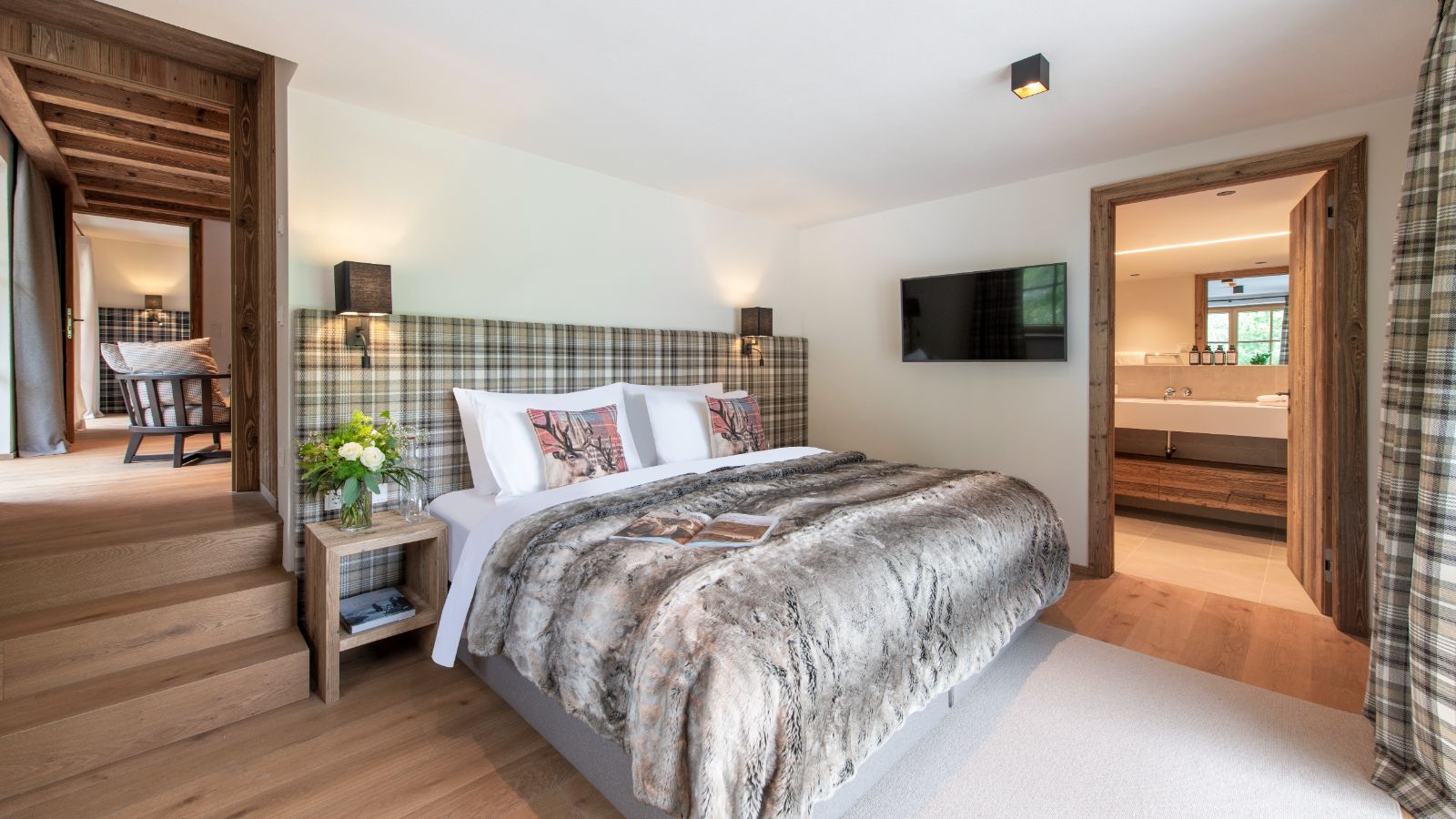 Luxury-ski-apartment-Lech-Brunnenhof6-Oxford-Ski-Bedroom (4).jpg