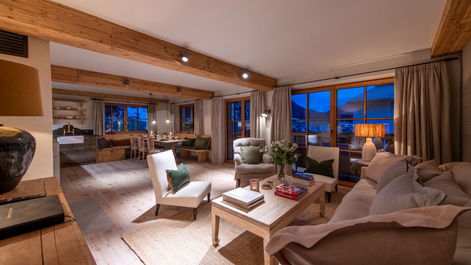 Luxury-Ski-Apartment-Lech-Brunnenhof8-Oxford_ski-Lounge (2).jpg