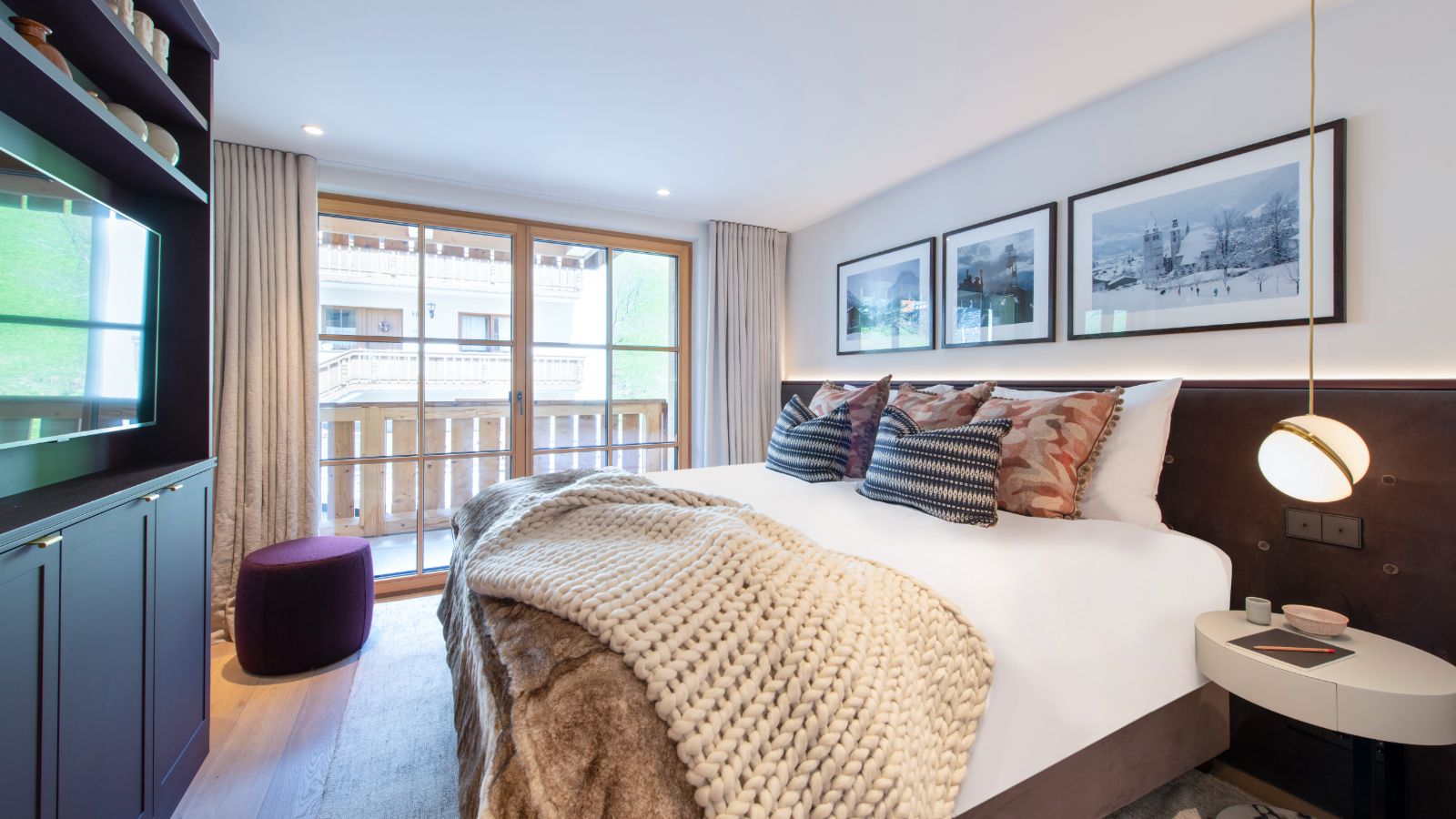 Luxury-Ski-Apartment-Lech-Brunnenhof-Oxford-Ski-Bedroom (1).jpg