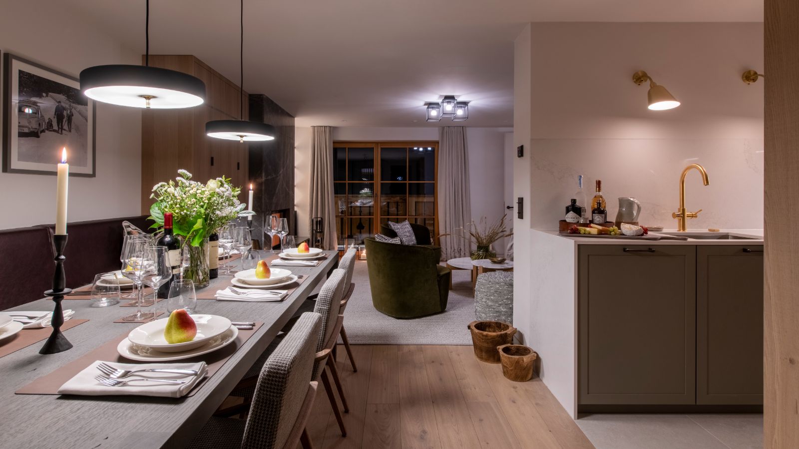 Luxury-Ski-Apartment-Lech-Brunnenhof-Oxford-Ski-Dining-Room.jpg