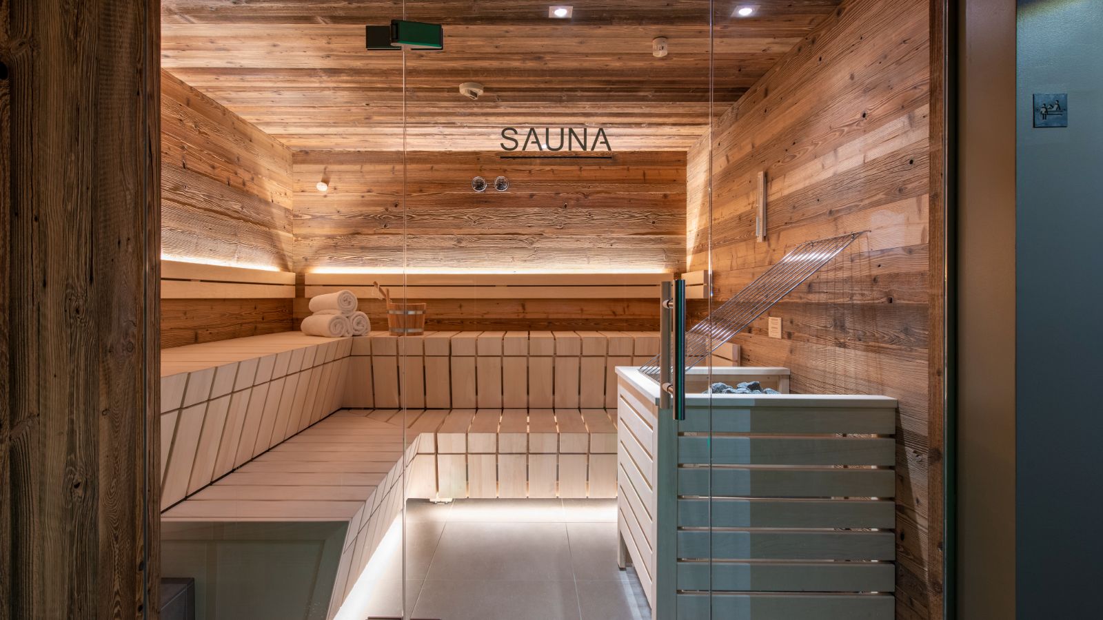 Luxury-Ski-Apartment-Lech-Brunnenhof-Oxford-Ski-Sauna.jpg