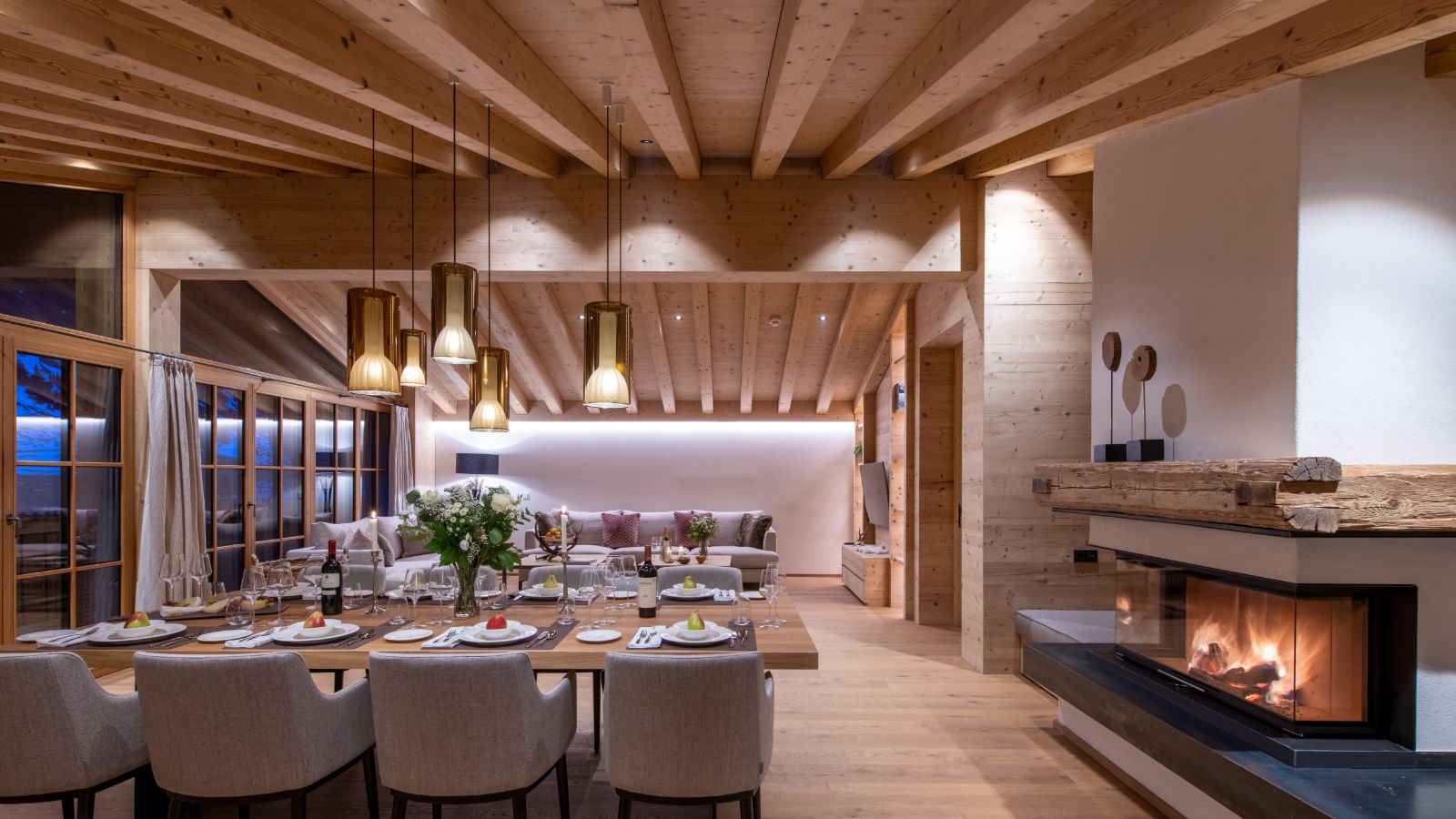 Luxury-Ski-Apartment-Lech-Brunnenhof-Penthouse-Oxford-Ski-Dining.jpg