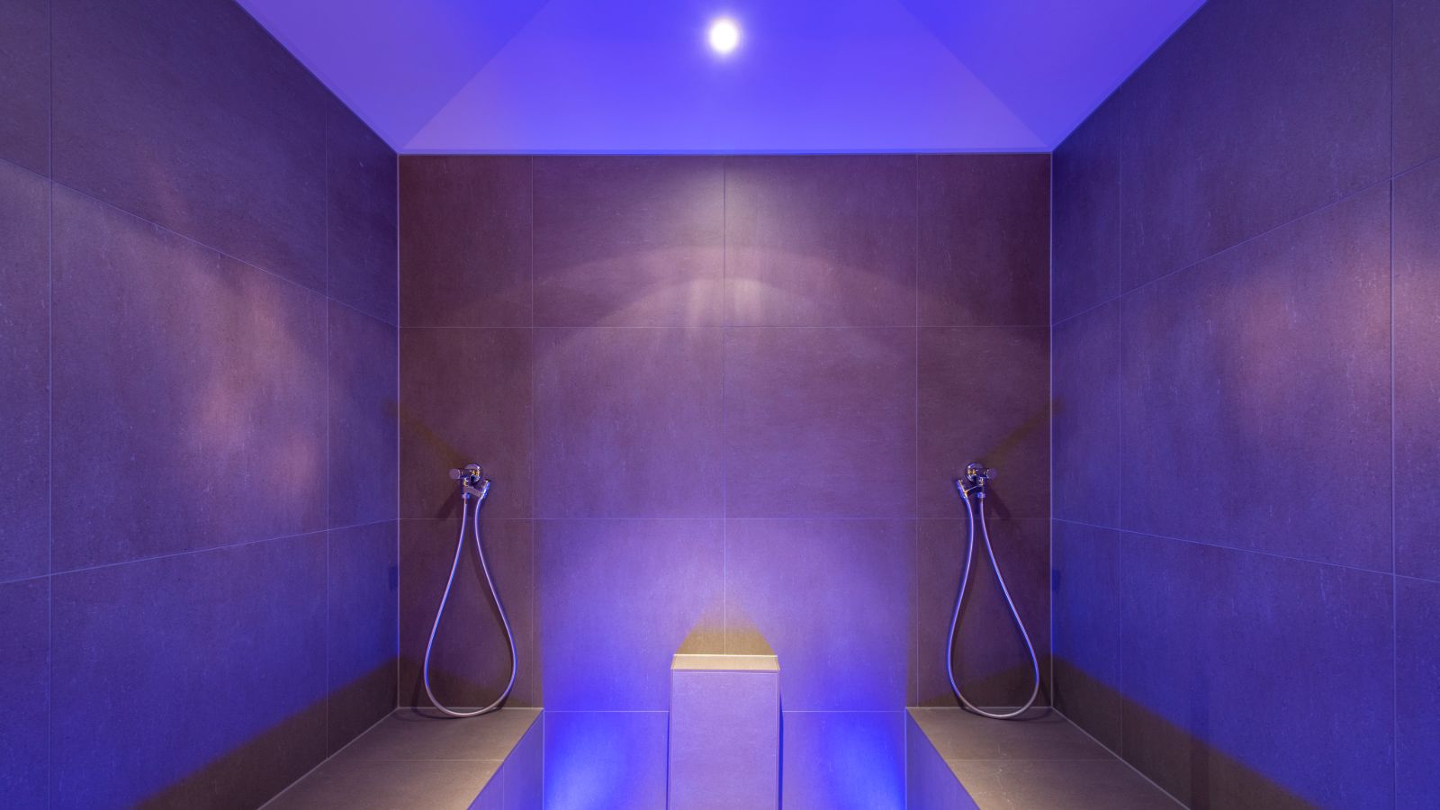 Luxury-Ski-Apartment-Lech-Brunnenhof-Penthouse-Oxford-Ski-Steam-Room.jpg