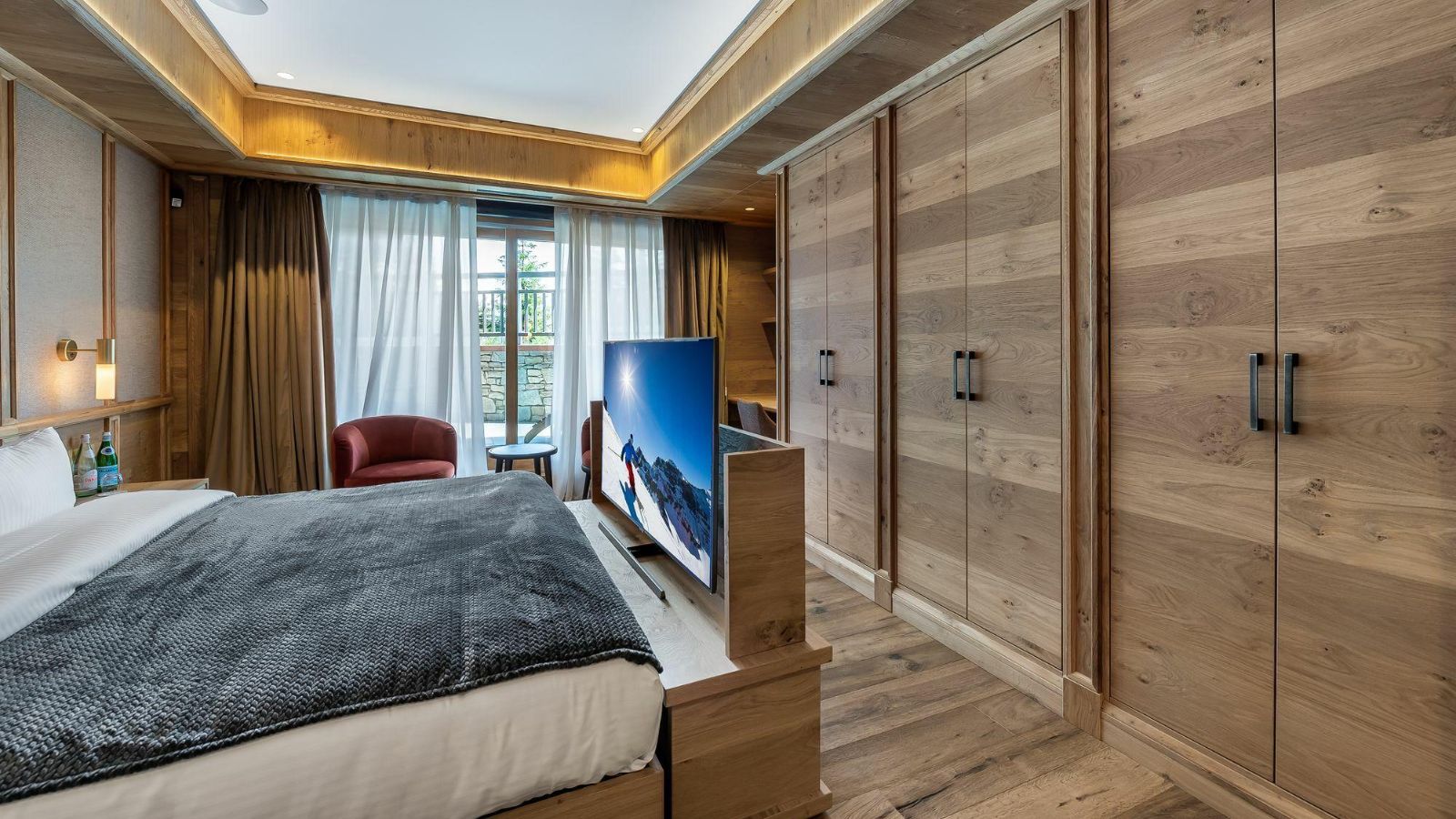 Luxury-ski-Chalet-Courchevel-1850-Chalet-Aurore-Oxford-Ski-Bedroom (1).jpg