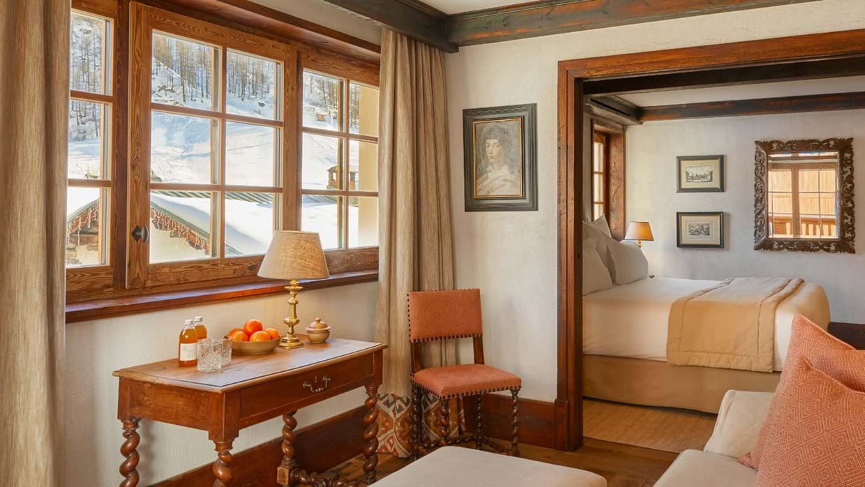 luxury-hotels-france-Val-dIsere-Airelles-Junior-Suite-PrestigeSalon.jpg