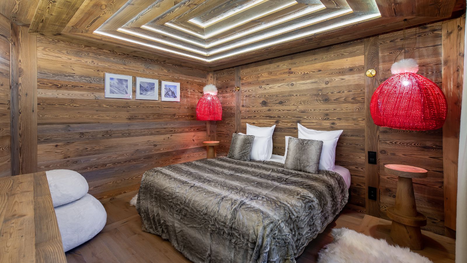 Luxury-Ski-Chalet-Best-View-Val-d'Isere-Oxford-Ski-Bedroom (4).jpg