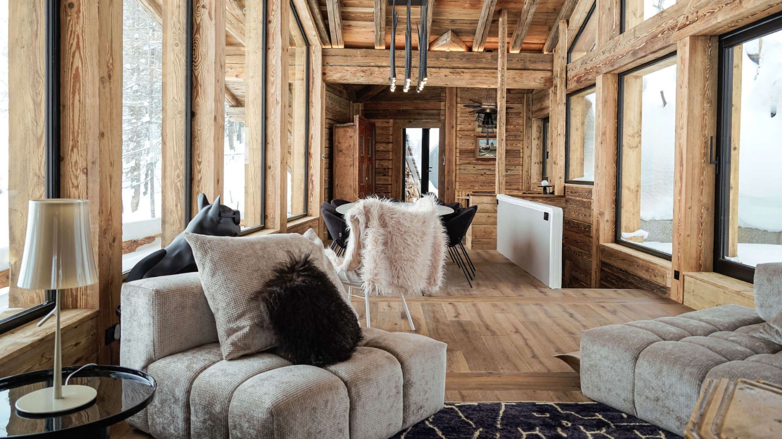 Luxury-Ski-Chalet-Chalet-Cahokia-Val-d'Isere-Oxford-Ski-Lounge.jpg