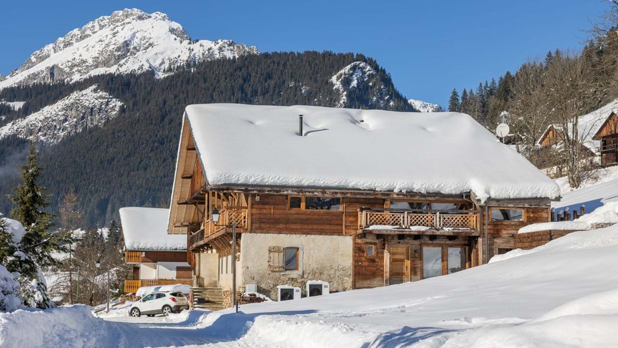 Luxury-Ski-Chalet-Chatel-Rys-Oxford-Ski-Exterior4.jpg