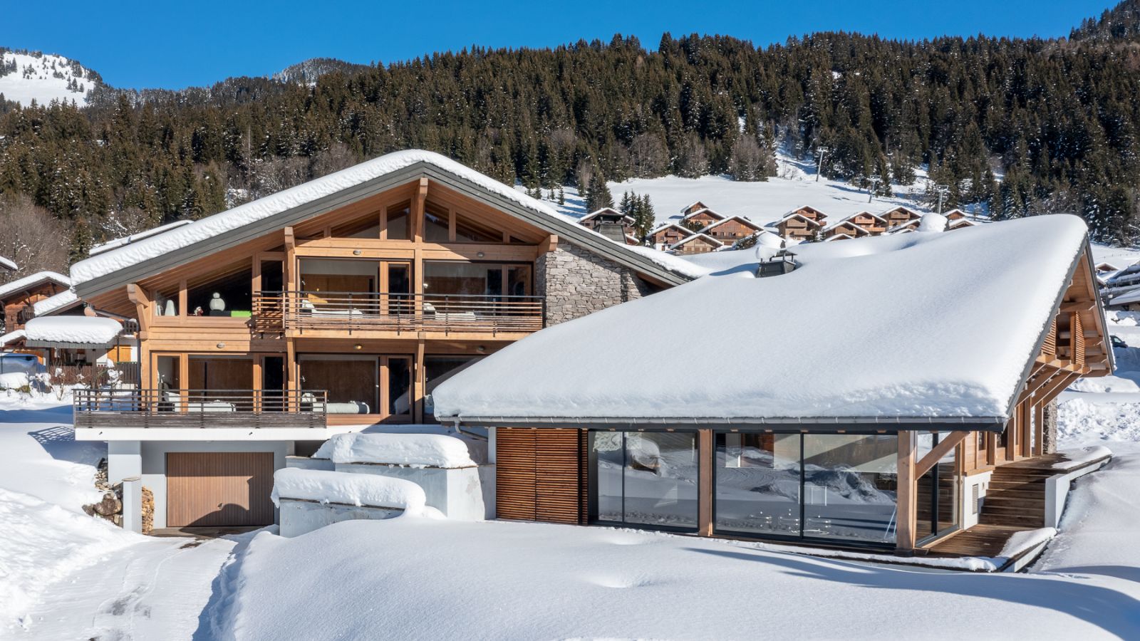 Luxury-Ski-Chalet-Chatel-MBV-Oxford-Ski-Exterior.jpg