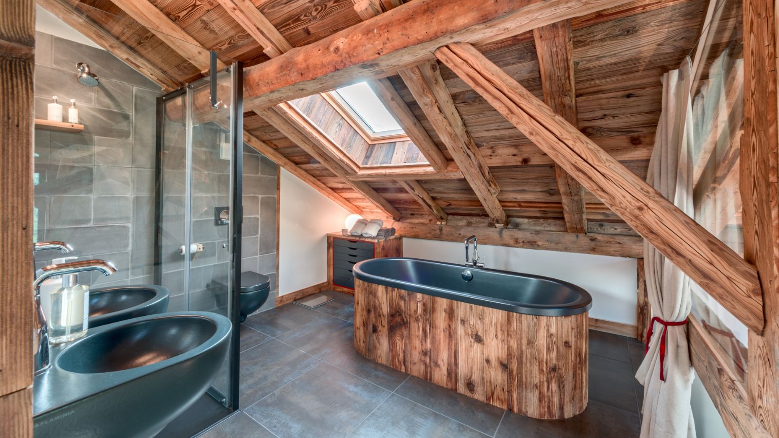 Luxury-Ski-Chalet-Morzine-Chalet-Bobb-Oxford-Ski-Bathroom.jpg