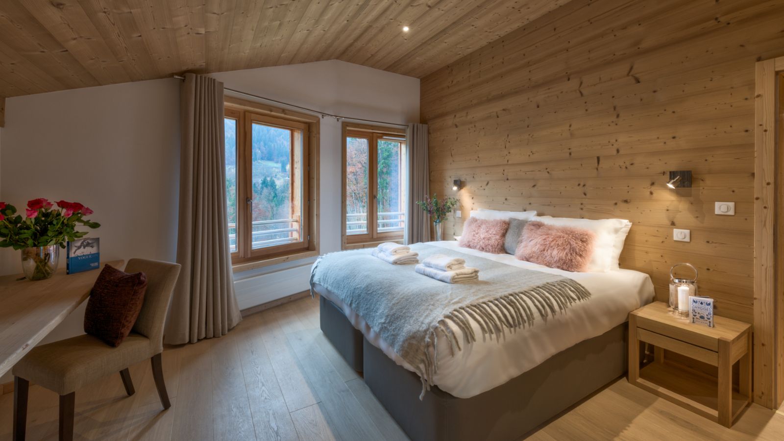 Luxury-Ski-Chalet-Morzine-Chalet-Lorne-Oxford-Ski-Bedroom (1).jpg