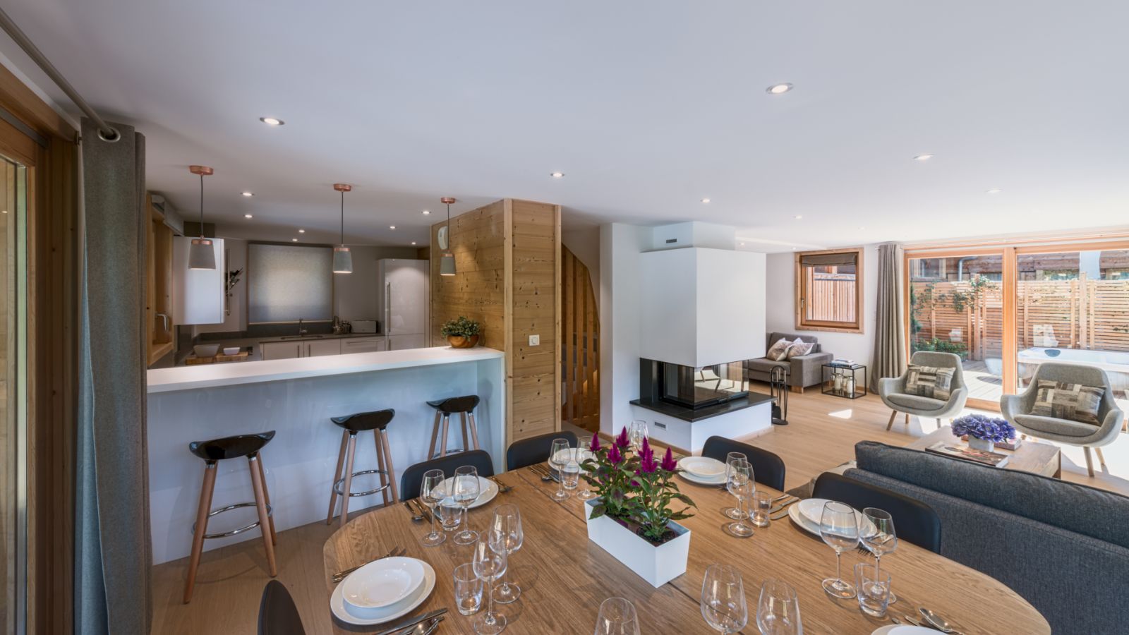 Luxury-Ski-Chalet-Morzine-Chalet-Lorne-Oxford-Ski-Dining.jpg