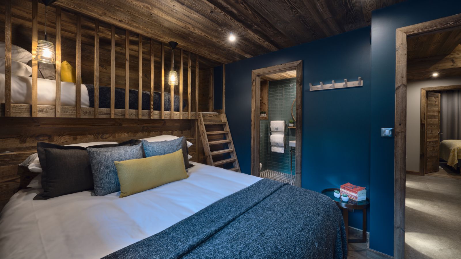 Luxury-Ski-Chalet-Morzine-Vesper-Oxford-Ski-Bedroom (3).jpg