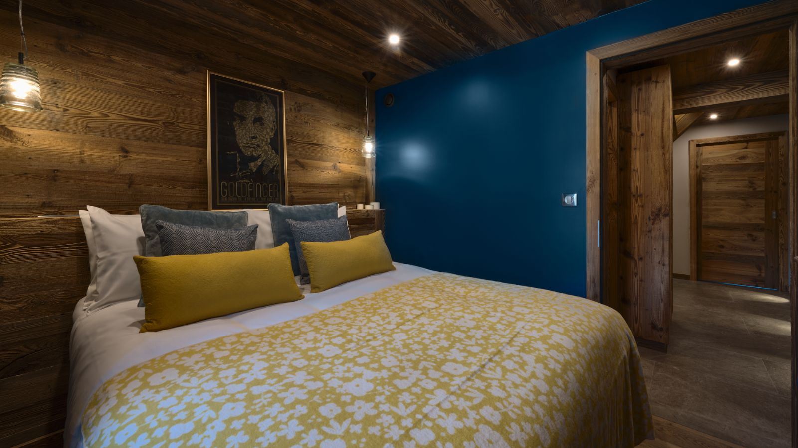 Luxury-Ski-Chalet-Morzine-Vesper-Oxford-Ski-Bedroom (6).jpg