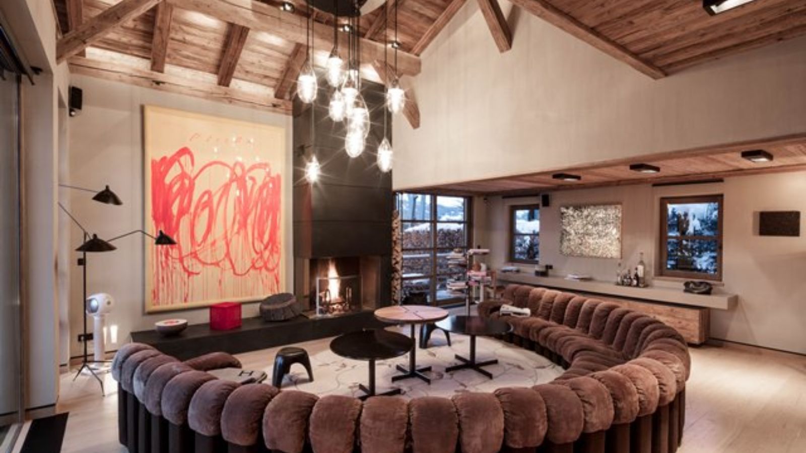 luxury-chalet-jaguar-megève-oxford-ski-lounge.jpg