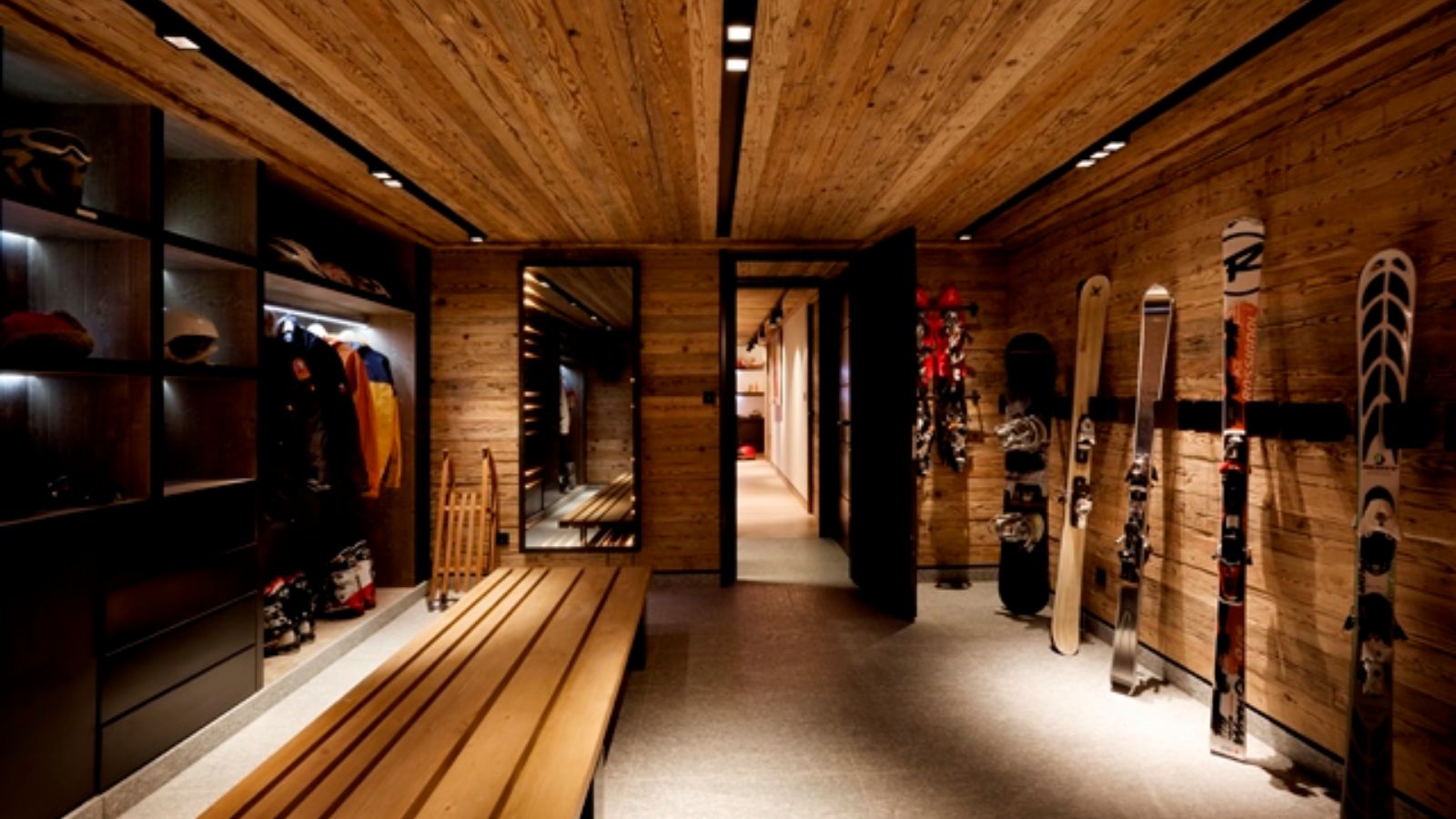 luxury-chalet-jaguar-megève-oxford-ski-bootroom2.jpg
