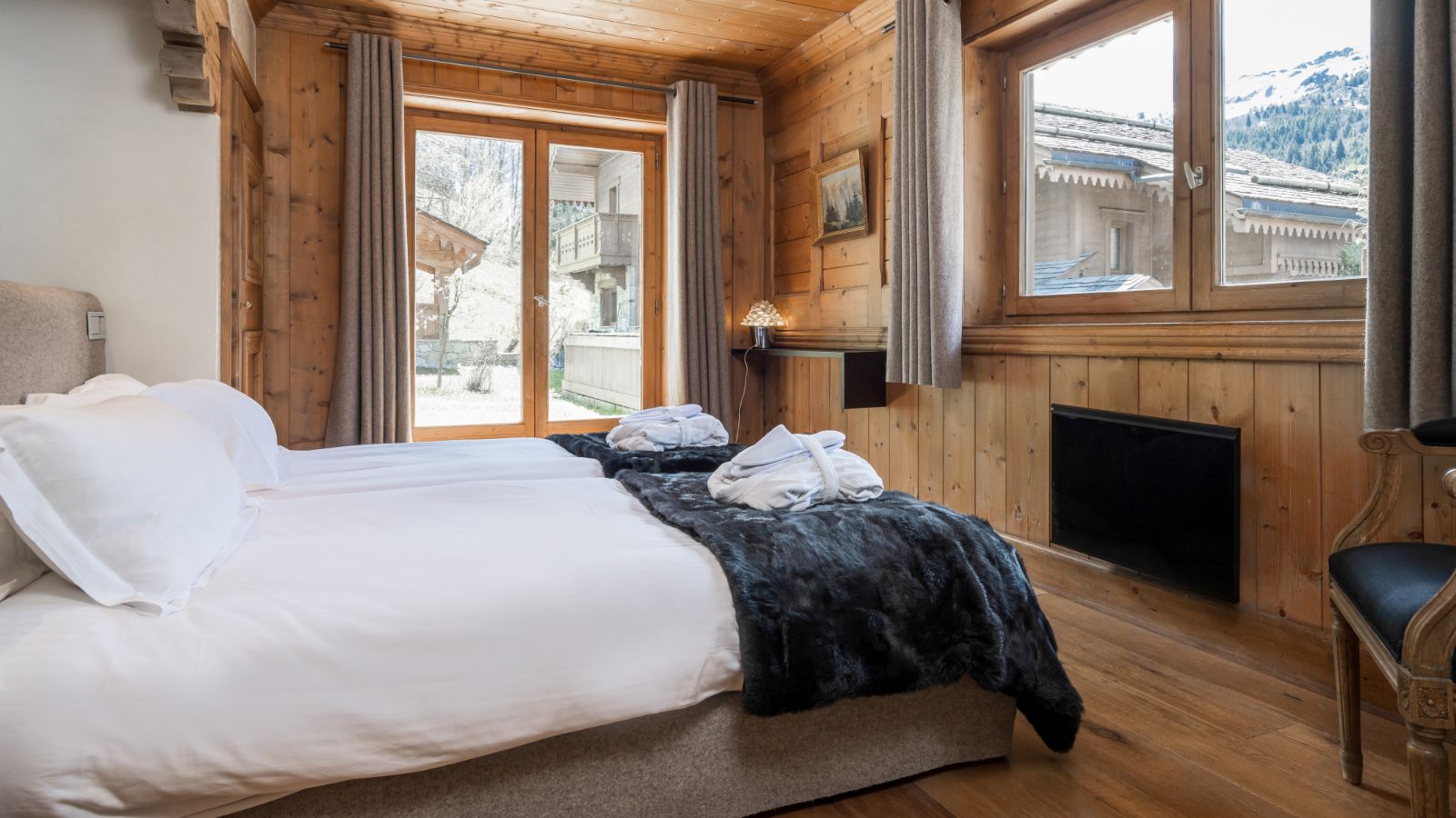 luxury-ski-chalet-meribel-mariefleur-oxford-be (3).jpg