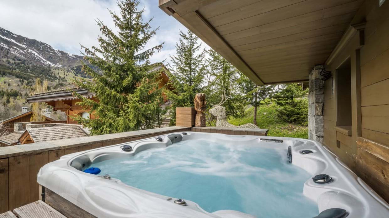 luxury-ski-chalet-meribel-mariefleur-oxford-hot-tub (1).jpg