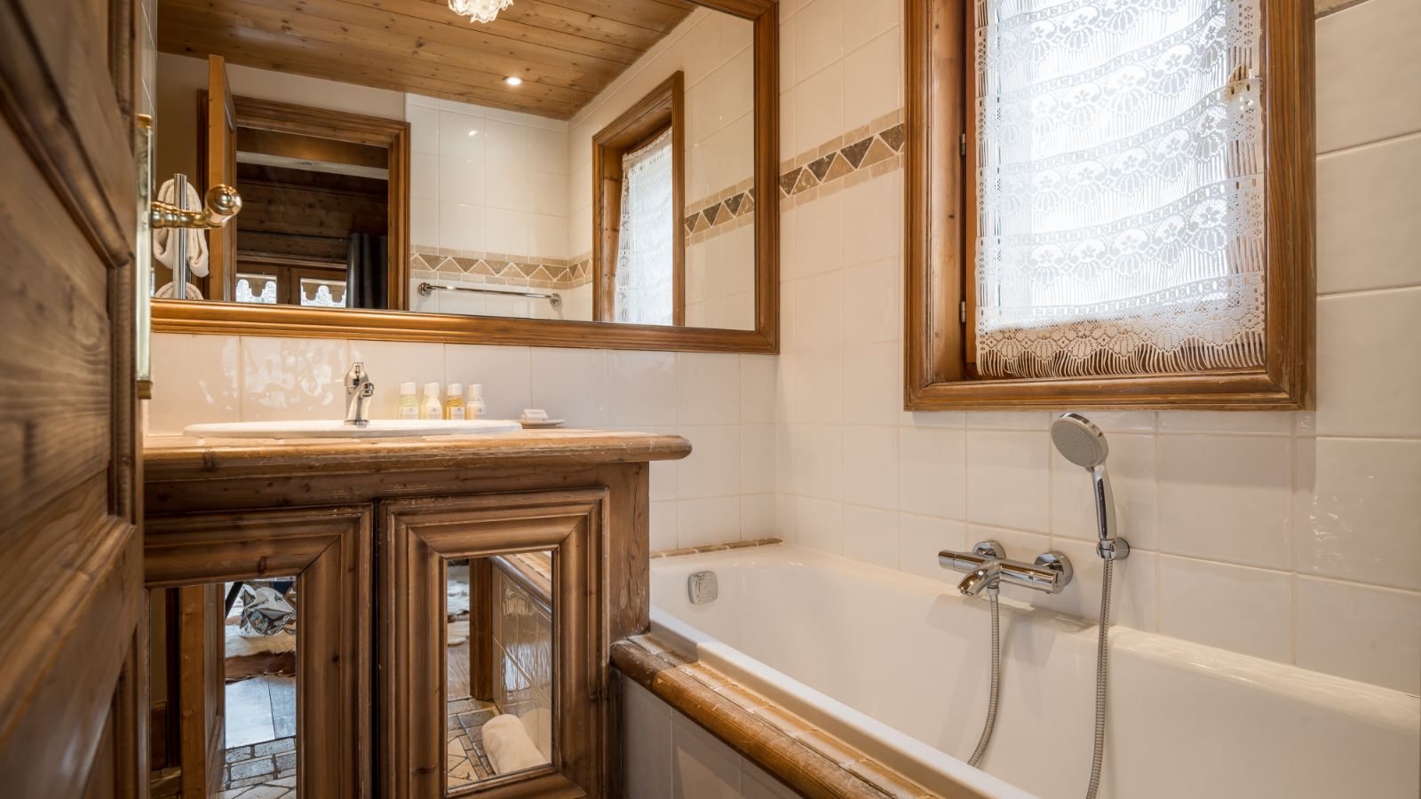 luxury-ski-chalet-meribel-marielaine-oxford-sk-bathroom.jpg