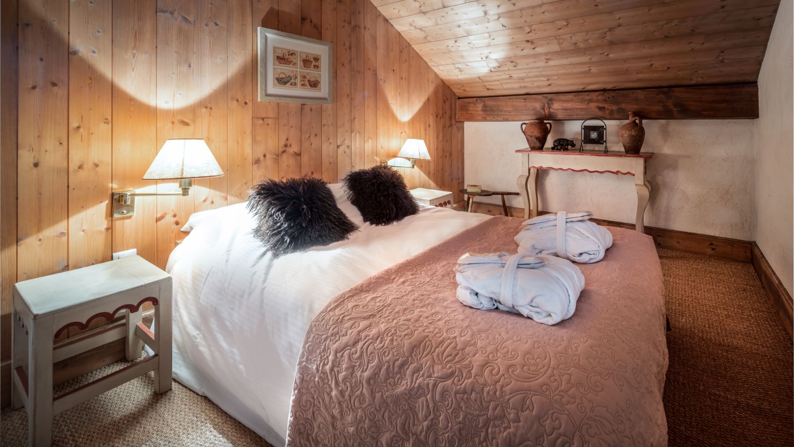 luxury-ski-chalet-meribel-marielaine-oxford-ski-bedroom3.jpg