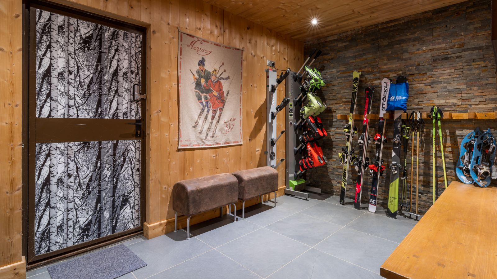 Luxury-Ski-Apartment-Meribel-Hameau-des-Neiges-Oxford-Ski-Ski-Room.JPG