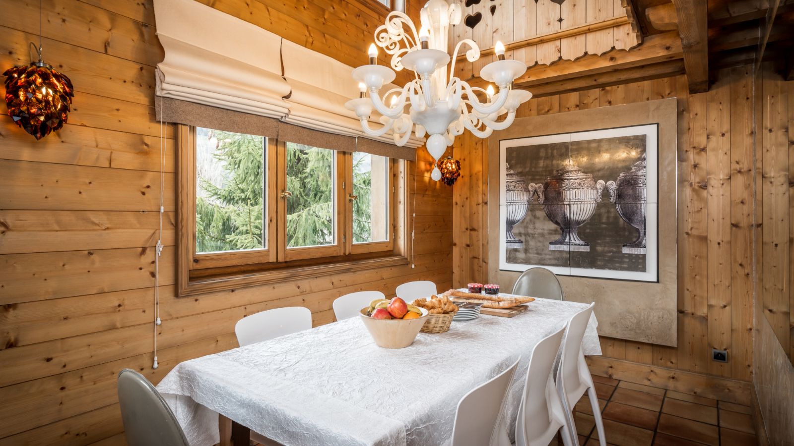 Luxury-Ski-Apartment-Meribel-Hameau-des-Neiges-Oxford-Ski-Dining.JPG