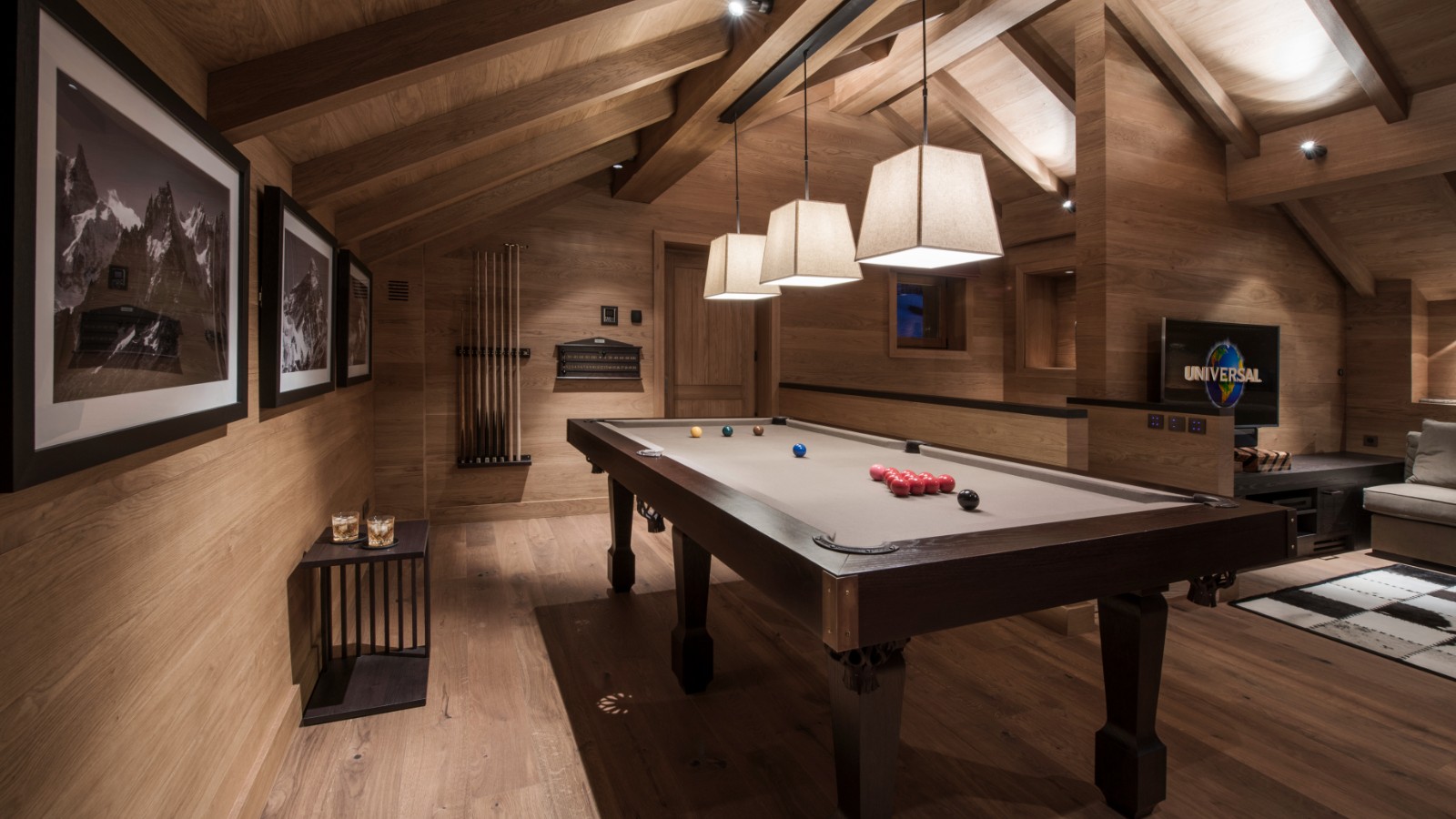 luxury-chalets-meribel-oxford-ski-company-le-grenier (9).jpg