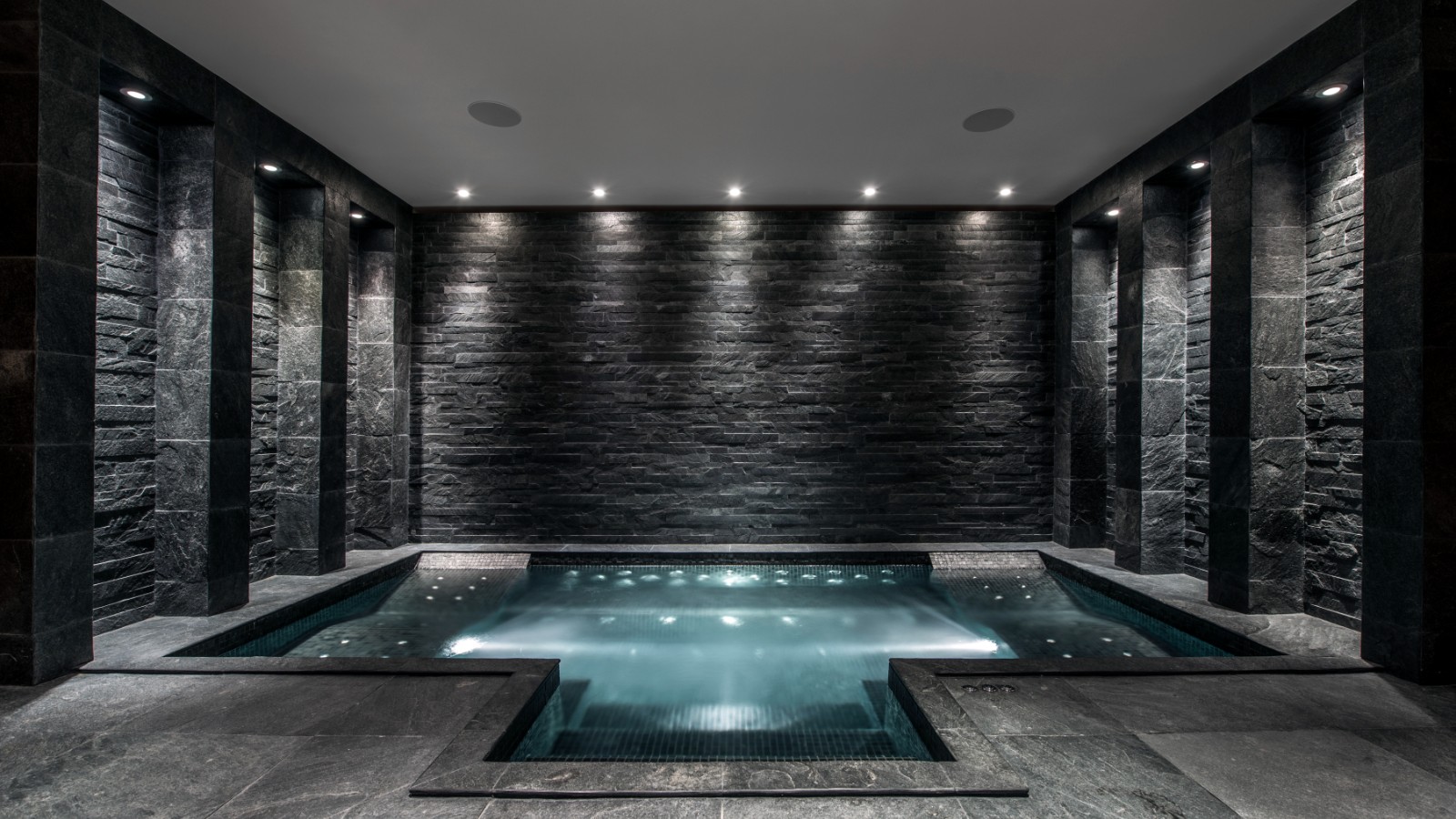 luxury-chalets-meribel-oxford-ski-company-le-grenier (22).jpg