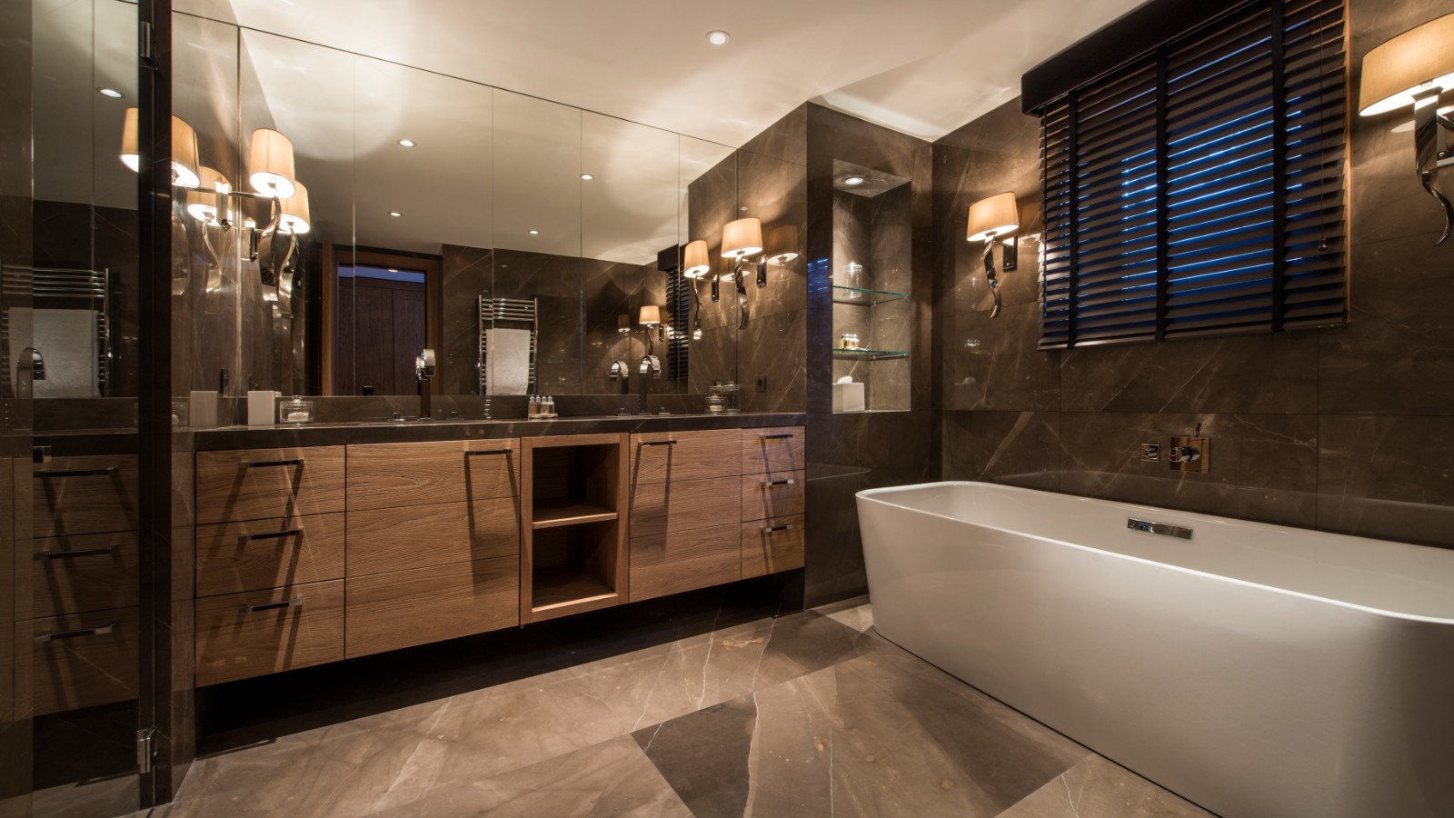 luxury-chalets-meribel-oxford-ski-company-le-grenier (13).jpg