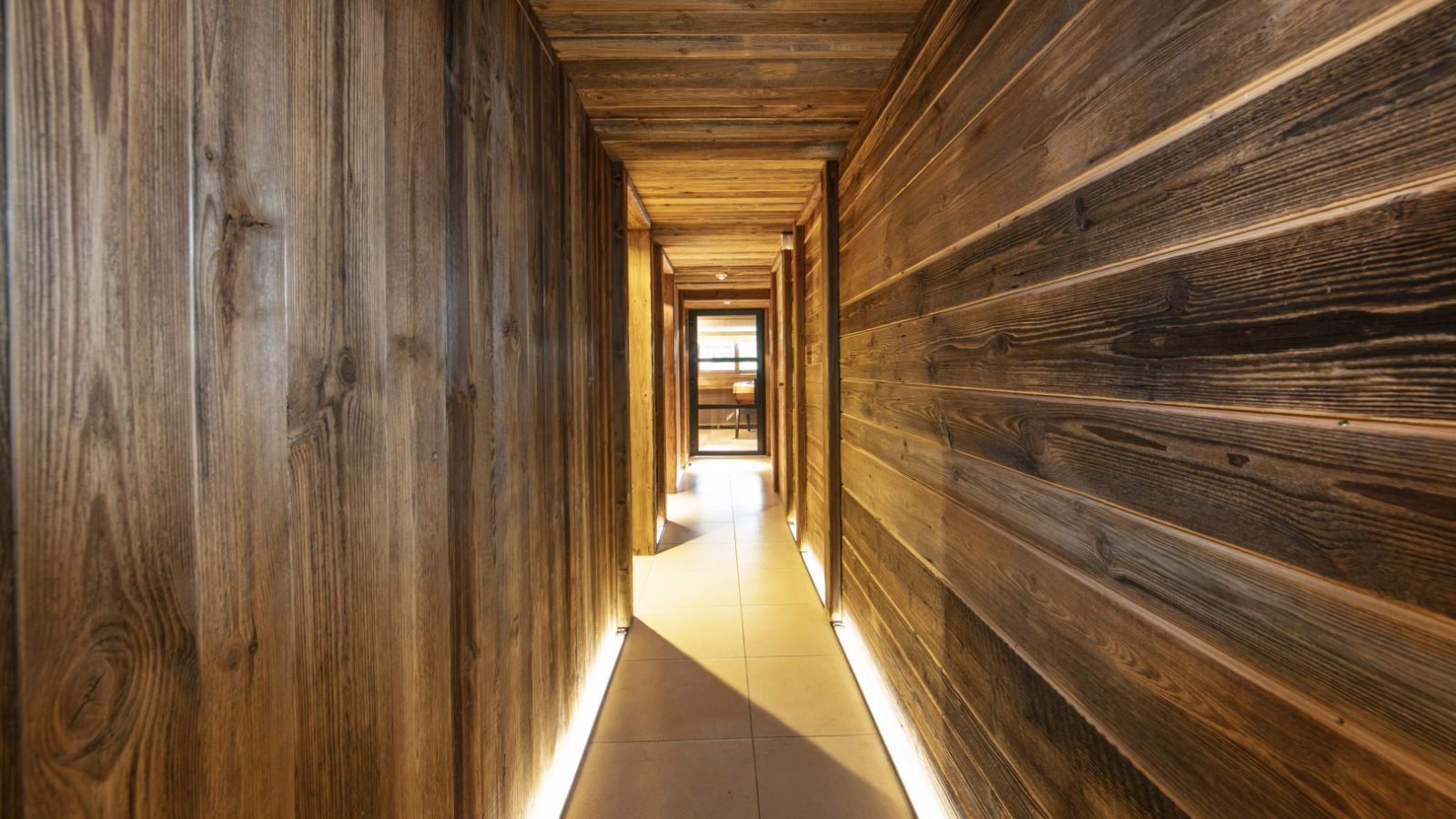 luxury-ski-chalet-megeve-zannier-oxford-ski-hallway.JPG