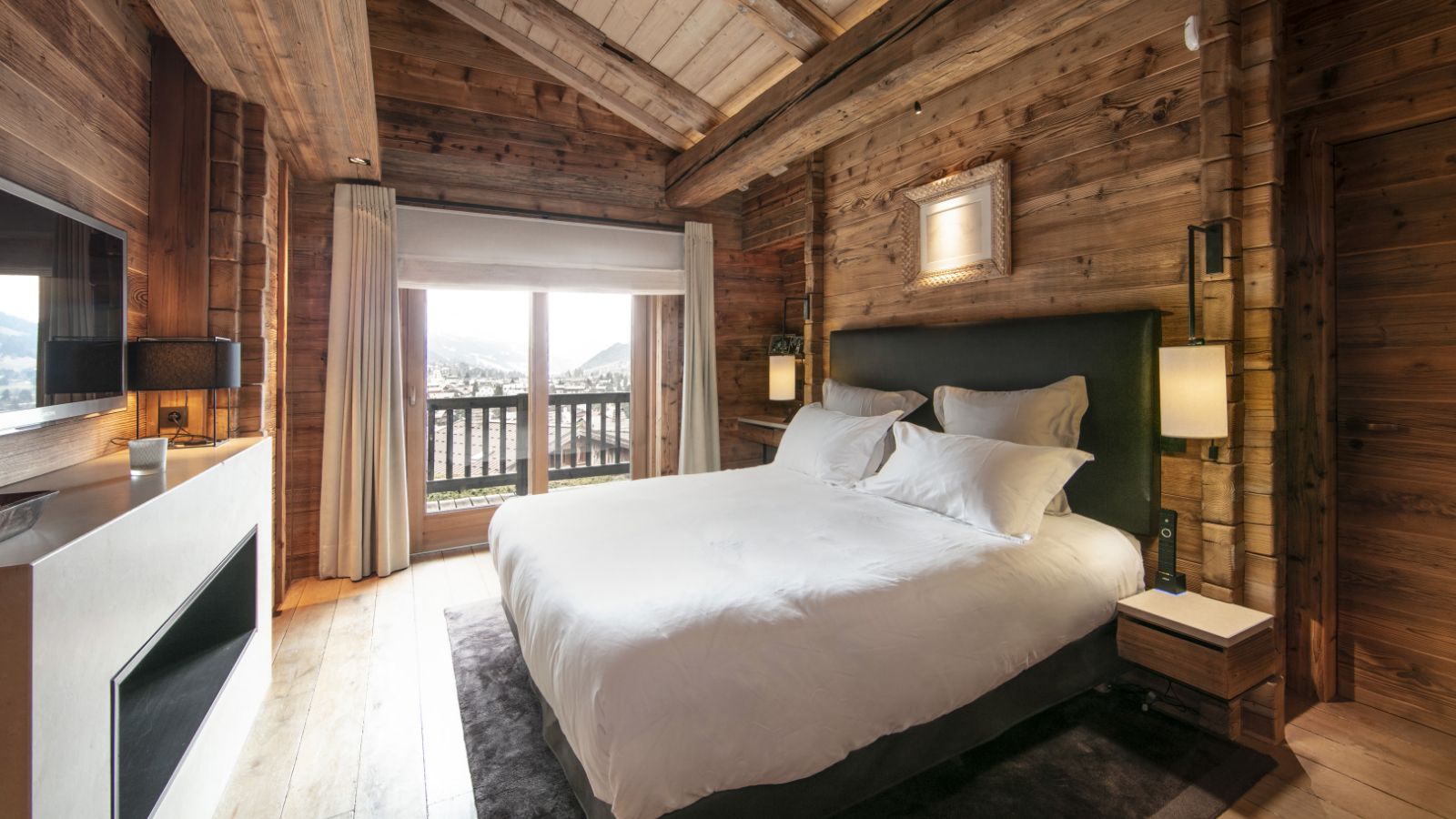 luxury-ski-chalet-megeve-zannier-oxford-ski-bedroom (5).JPG