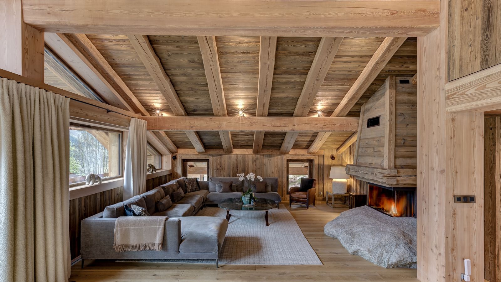 Luxury-ski-chalet-Chamonix-Chalet-Amarok-Lounge.jpg