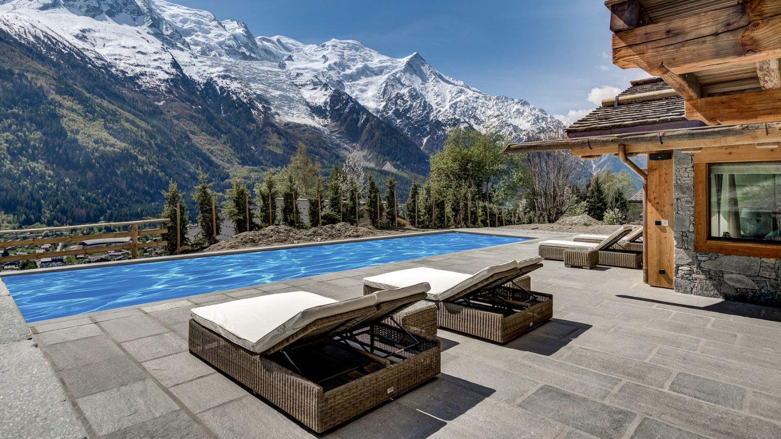 Luxury-ski-chalet-Chamonix-Chalet-Amarok-Pool.jpg