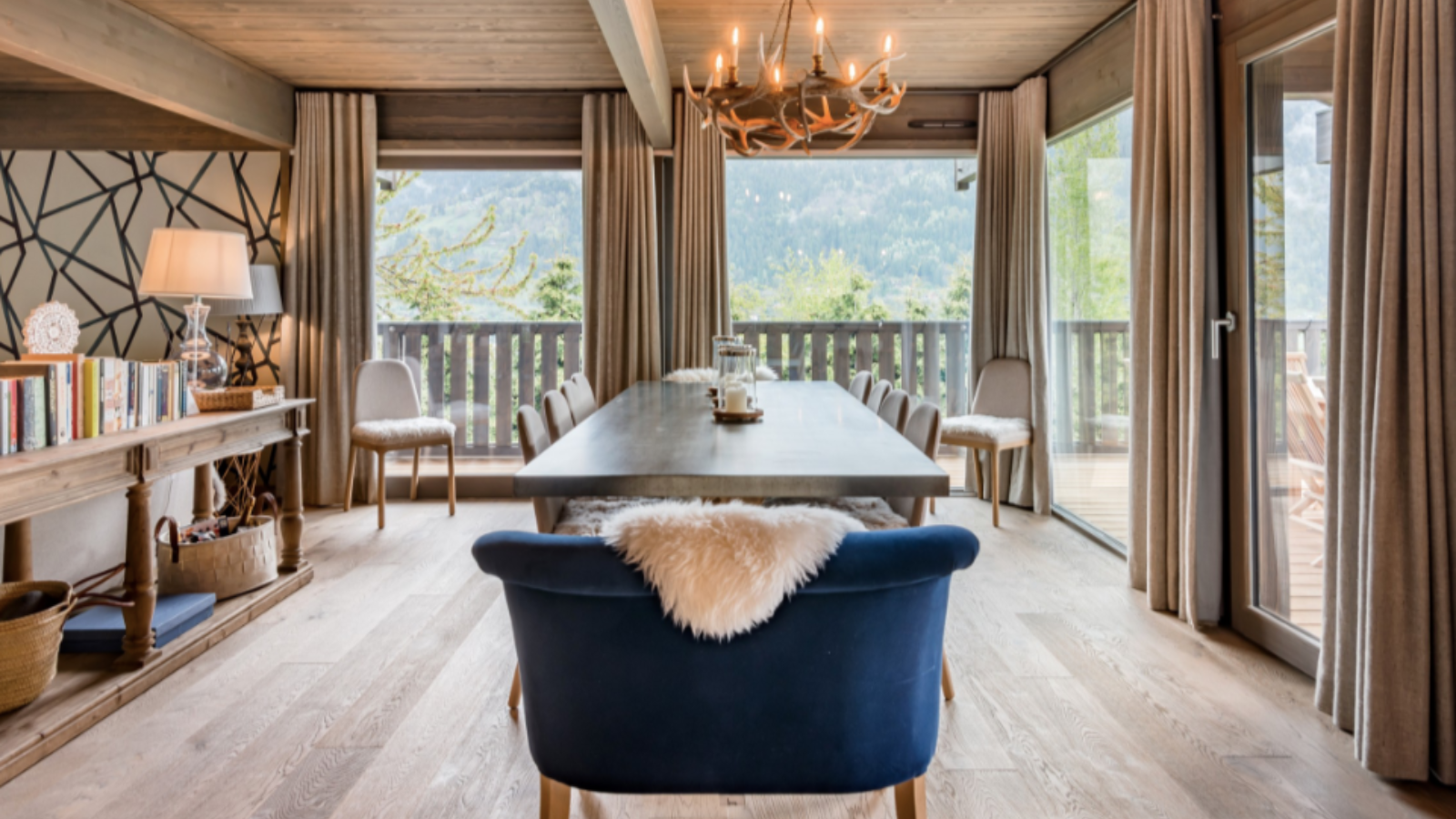 Luxury-ski-Chalet-Megeve-Chalet-Jolie-Oxford-Ski-Lounge (1).png