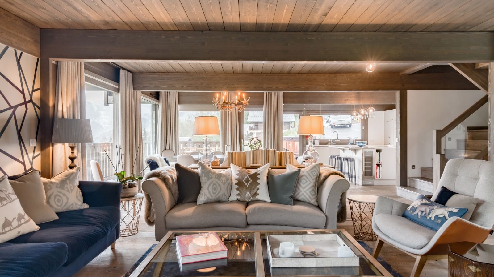 Luxury-ski-Chalet-Megeve-Chalet-Jolie-Oxford-Ski-Lounge (7).jpg