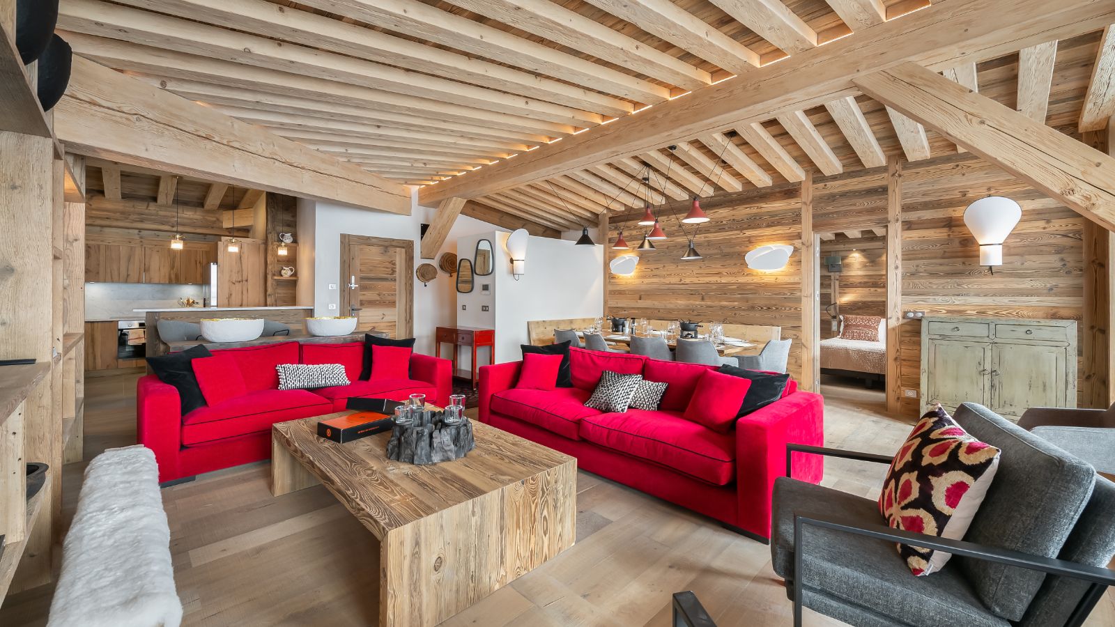 Luxury-Ski-Apartment-Val-dIsere-Penthouse-Chamois-Oxford-Ski-Lounge (2).jpg