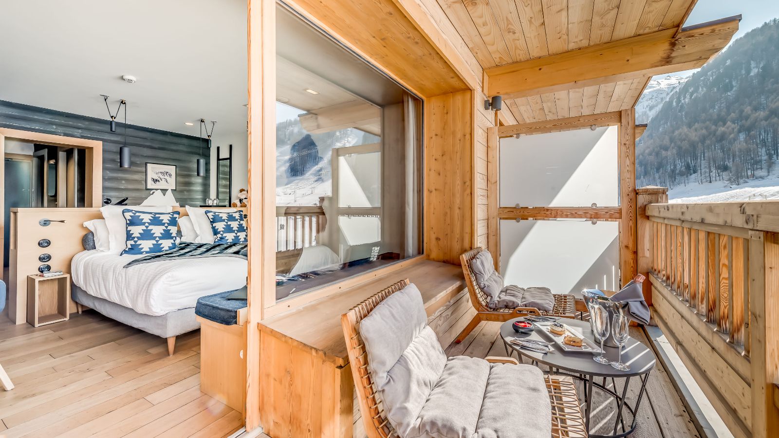 luxury-ski-hotel-val-d'isere-hotel-le-yule-oxford-ski-Superior.jpg