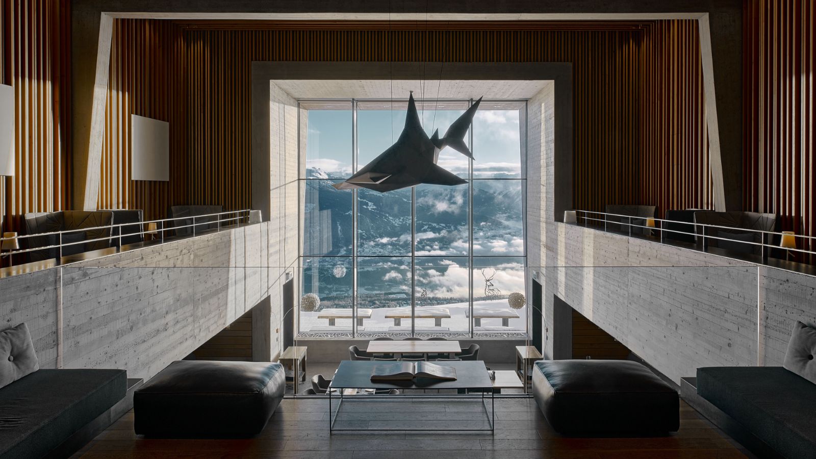 luxury-ski-hotel-crans-montana--chetzeron-Lobby-shark.jpg