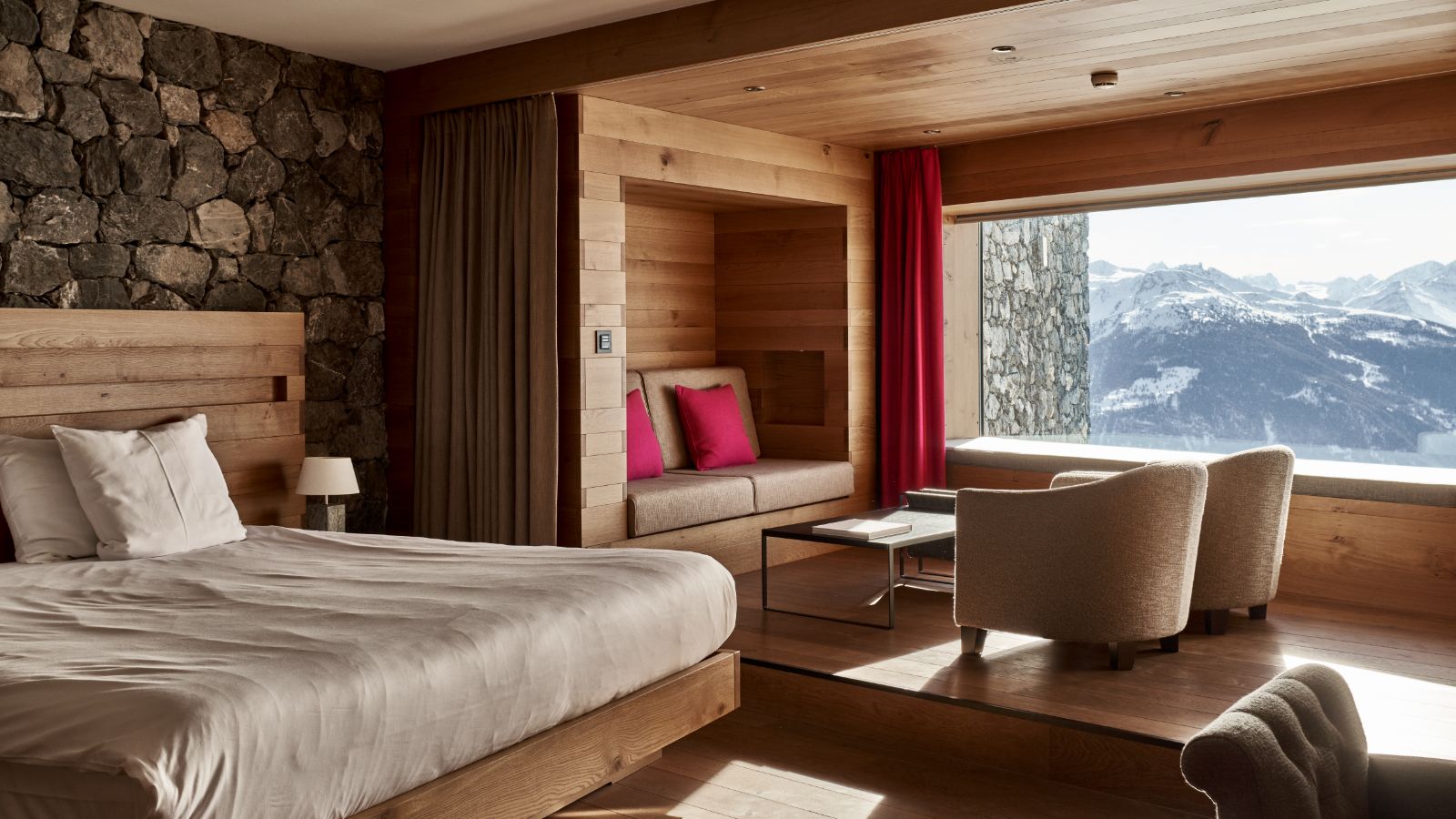 luxury-ski-hotel-crans-montana--chetzeron-Junior-suite.jpg