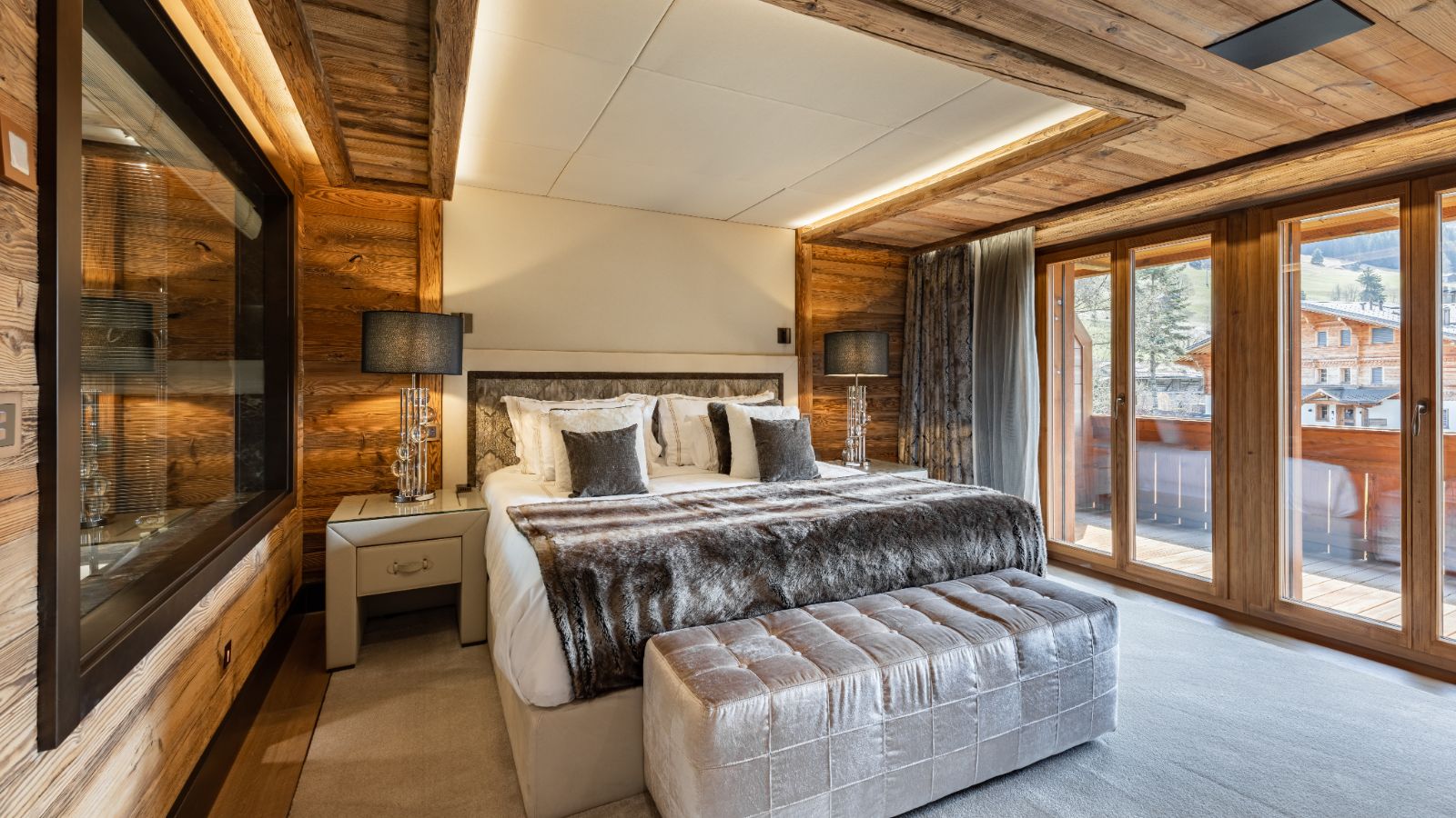 Luxury-Ski-Chalet-Gstaad-Ultima-Gstaad-Three-Bedroom-Residence-Oxford-Ski-Bedroom (1).jpg