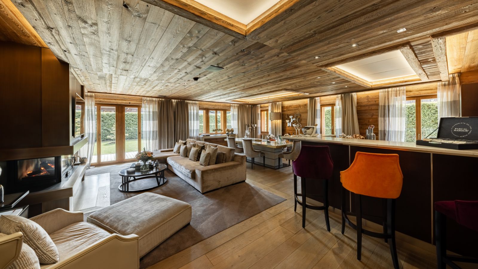 Luxury-Ski-Chalet-Gstaad-Ultima-Gstaad-Three-Bedroom-Residence-Oxford-Ski-Lounge.jpg