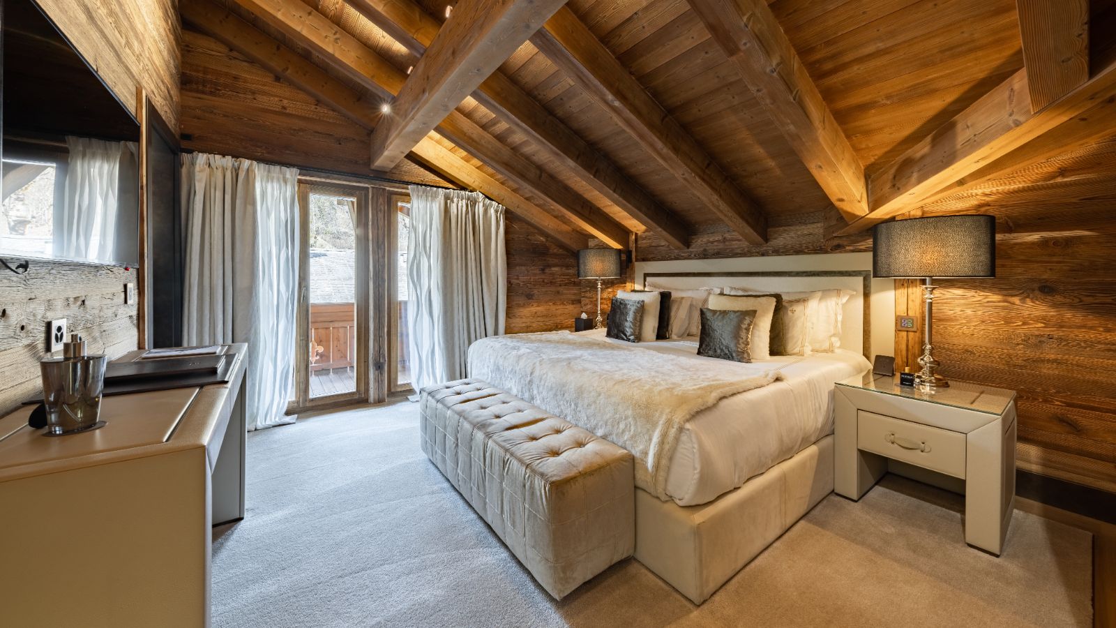 Luxury-Ski-Chalet-Gstaad-Ultima-Gstaad-Two-Bedroom-Residence-Oxford-Ski-Bedroom (2).jpg